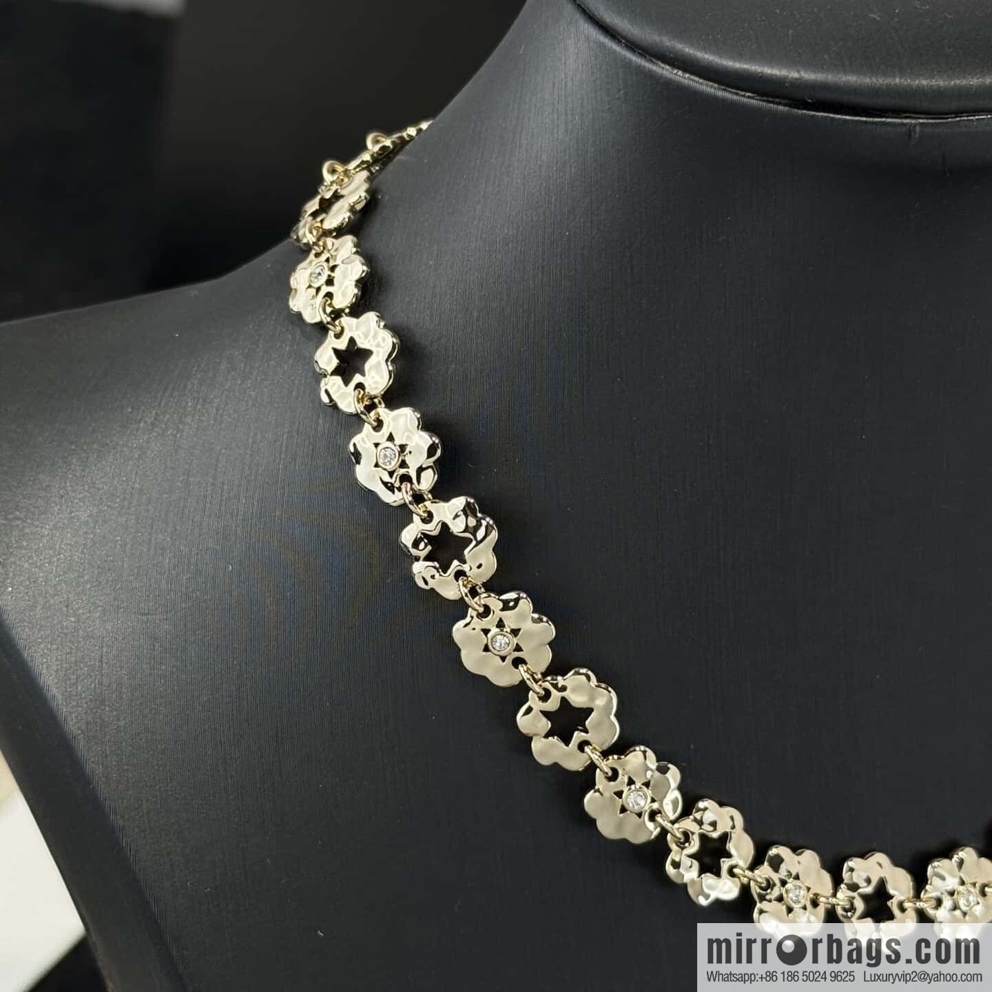 ❗️New ❗️☀️ New ☑️ Chanel Double C Flower Necklace ☀️