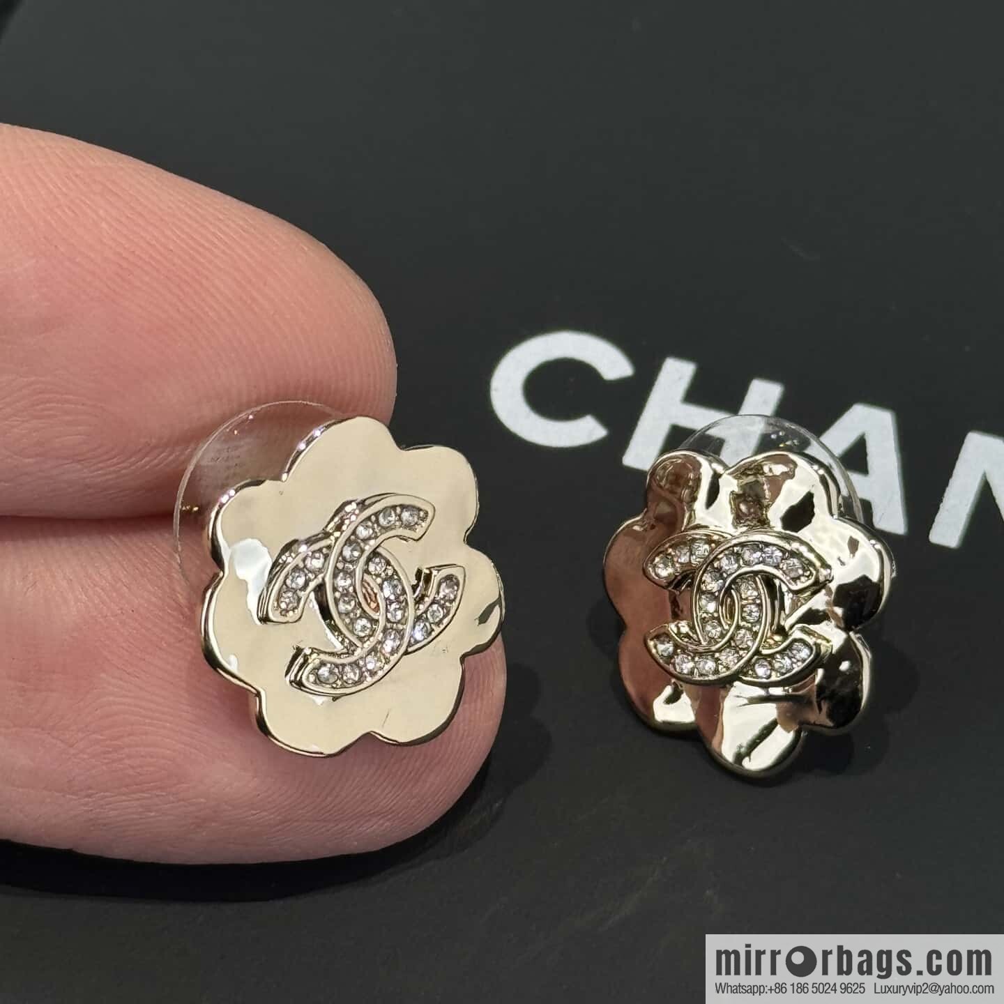 ❗️New ❗️☀️ New ☑️ Chanel C1 double c flower stud earrings ☀️
