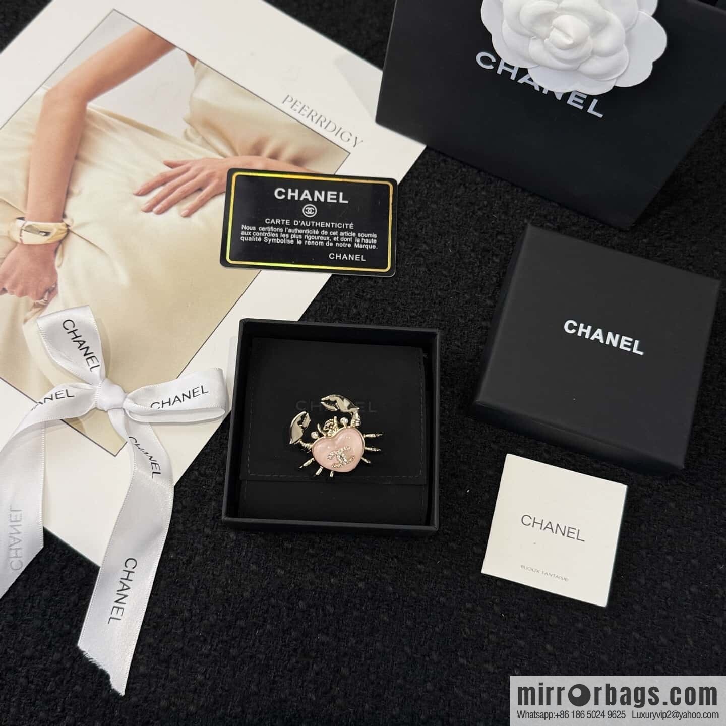 ❗️New ❗️☀️ new ☑️ Chanel double c peach heart love crab brooch ☀️