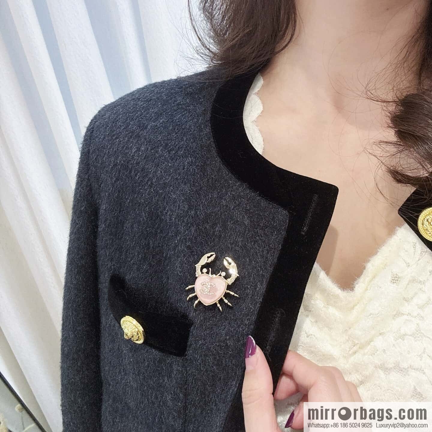 ❗️New ❗️☀️ new ☑️ Chanel double c peach heart love crab brooch ☀️