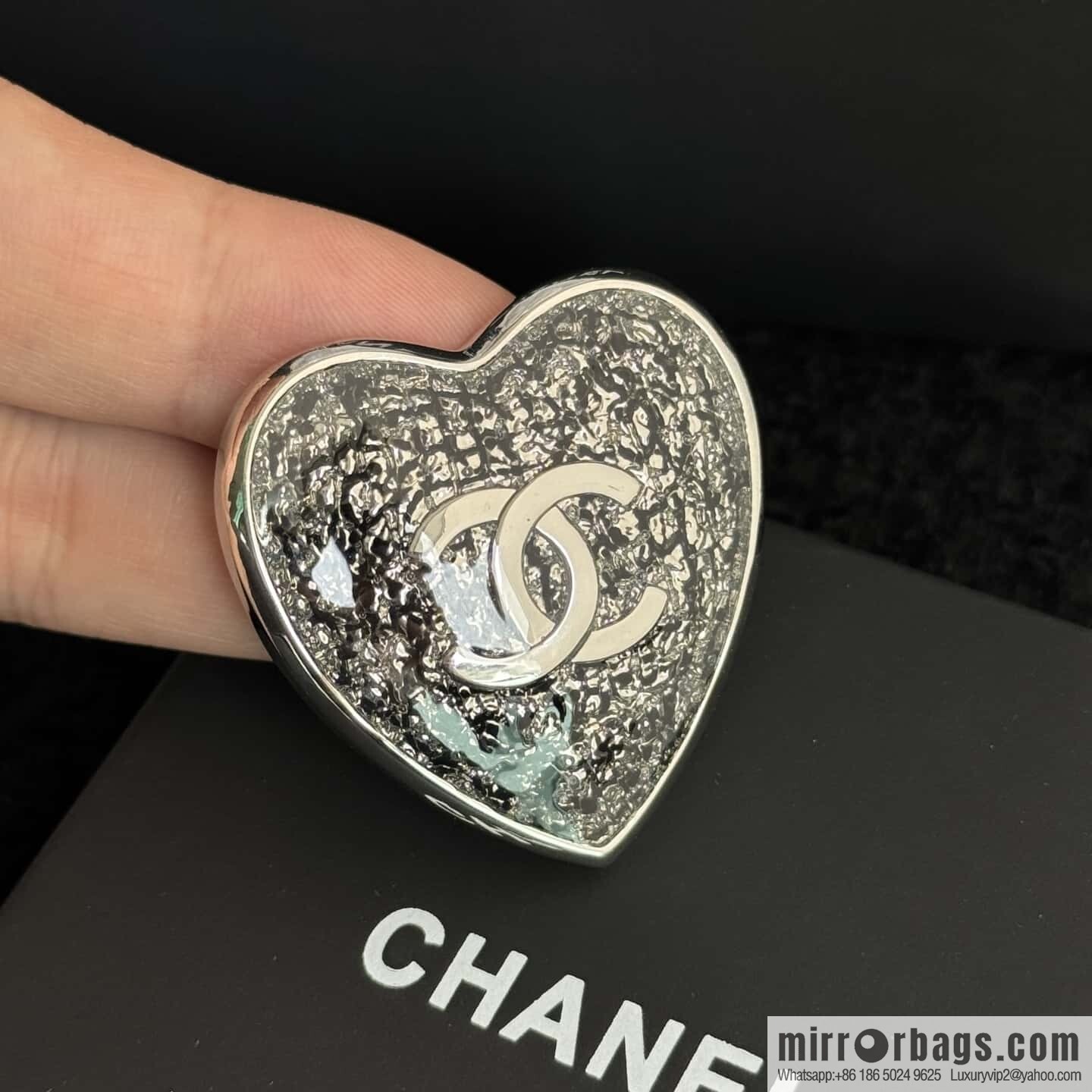 ❗️New ❗️ ☀️ new ☑️ Chanel double c peach heart love ❤️ brooch ☀️