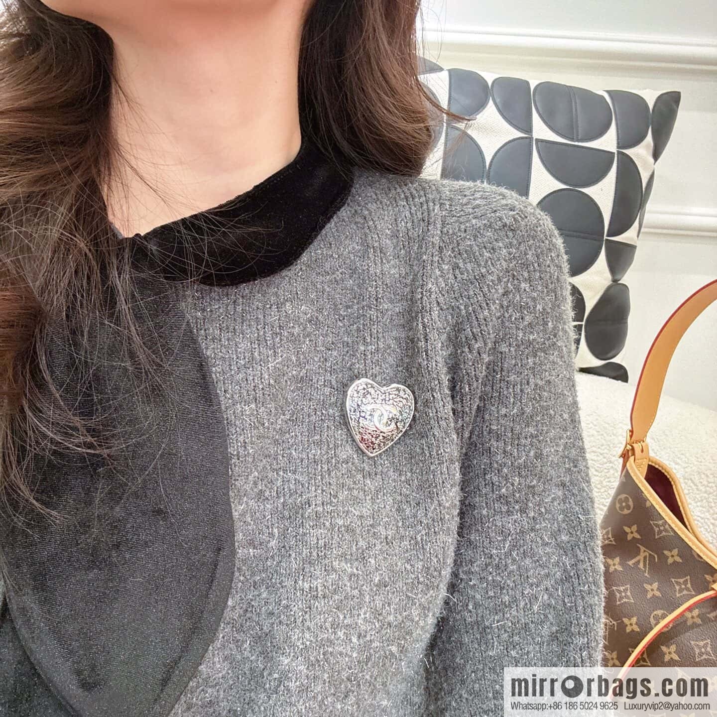 ❗️New ❗️ ☀️ new ☑️ Chanel double c peach heart love ❤️ brooch ☀️