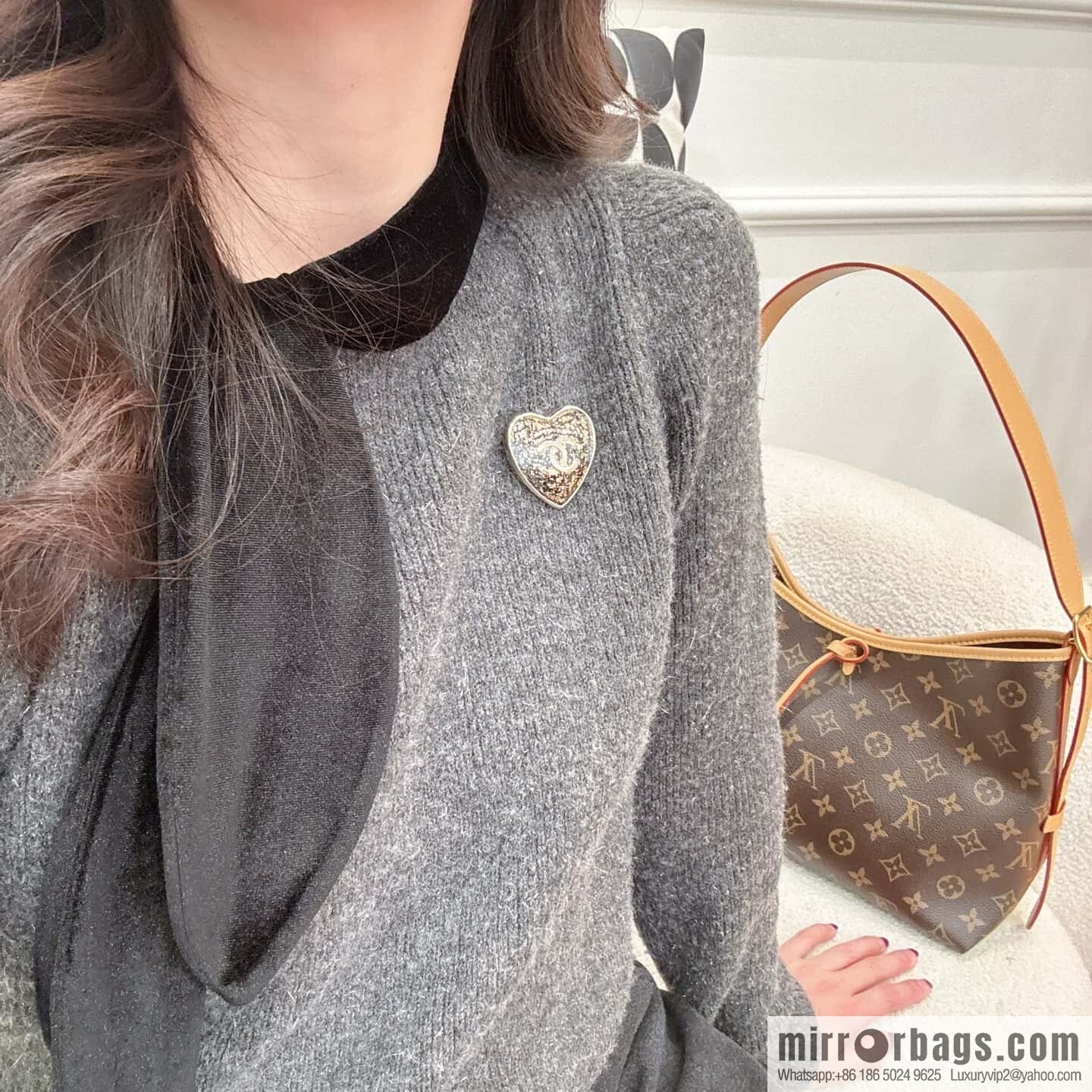 ❗️New ❗️ ☀️ new ☑️ Chanel double c peach heart love ❤️ brooch ☀️