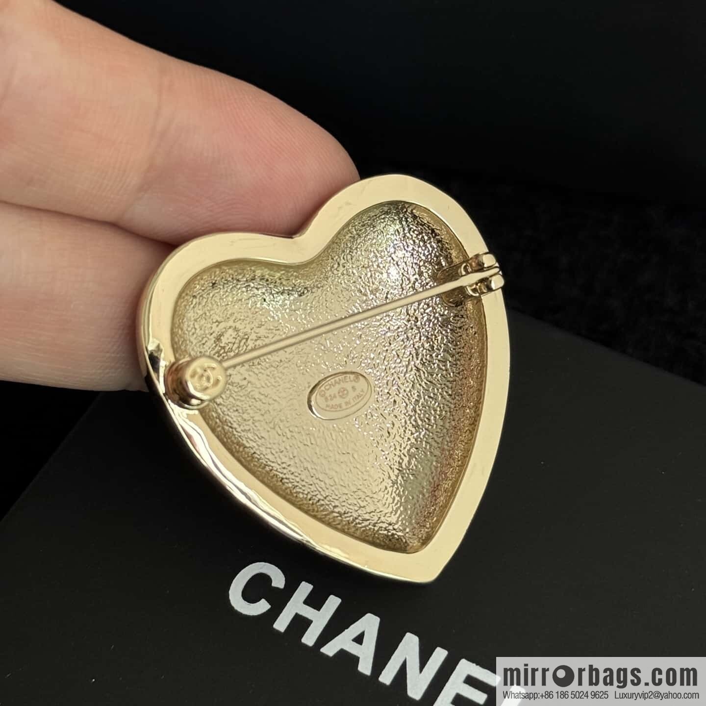 ❗️New ❗️ ☀️ new ☑️ Chanel double c peach heart love ❤️ brooch ☀️