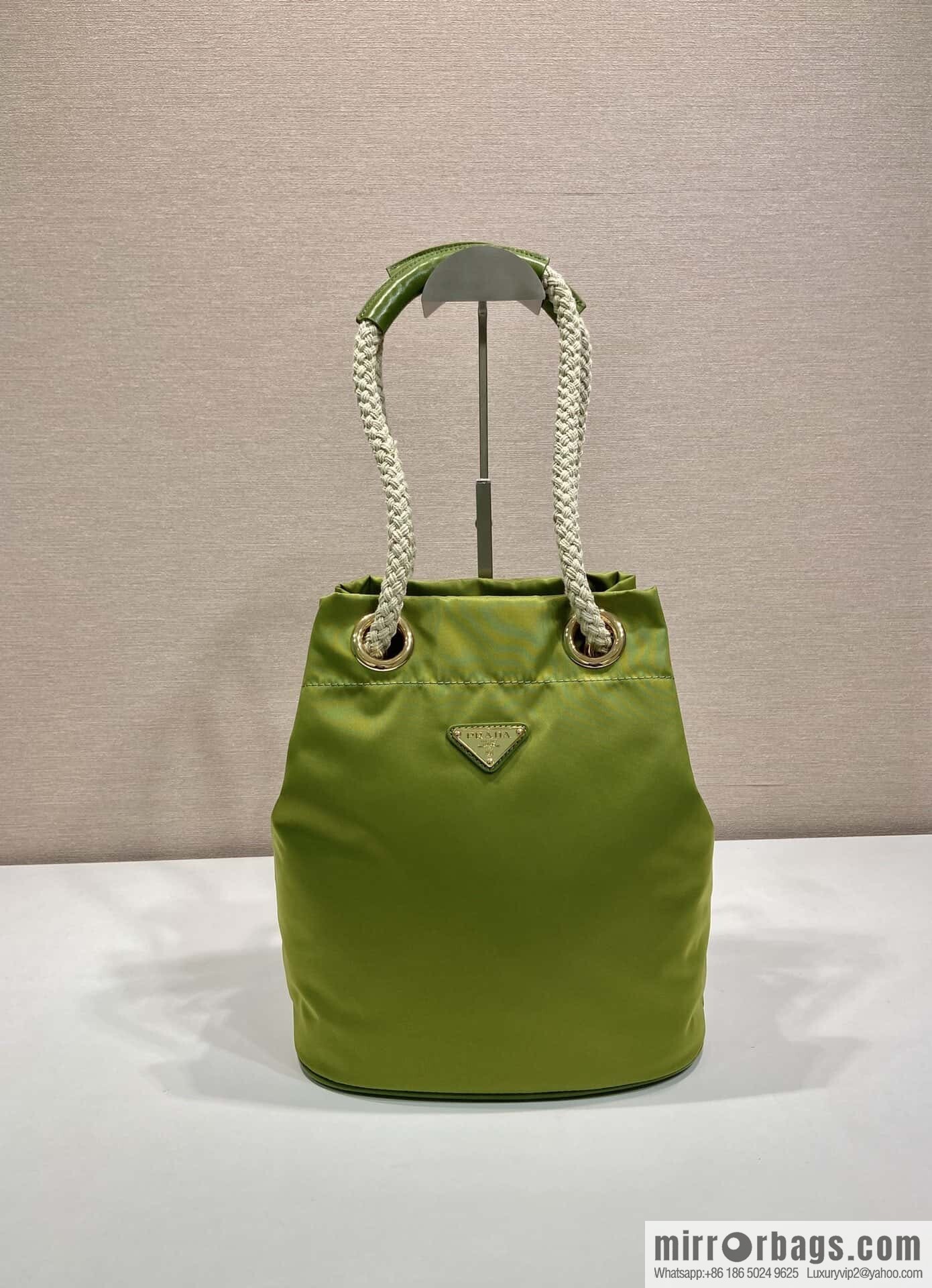 PRADA 🎉 new bucket bag 🎉 1BE082 catwalk model🎉🎉