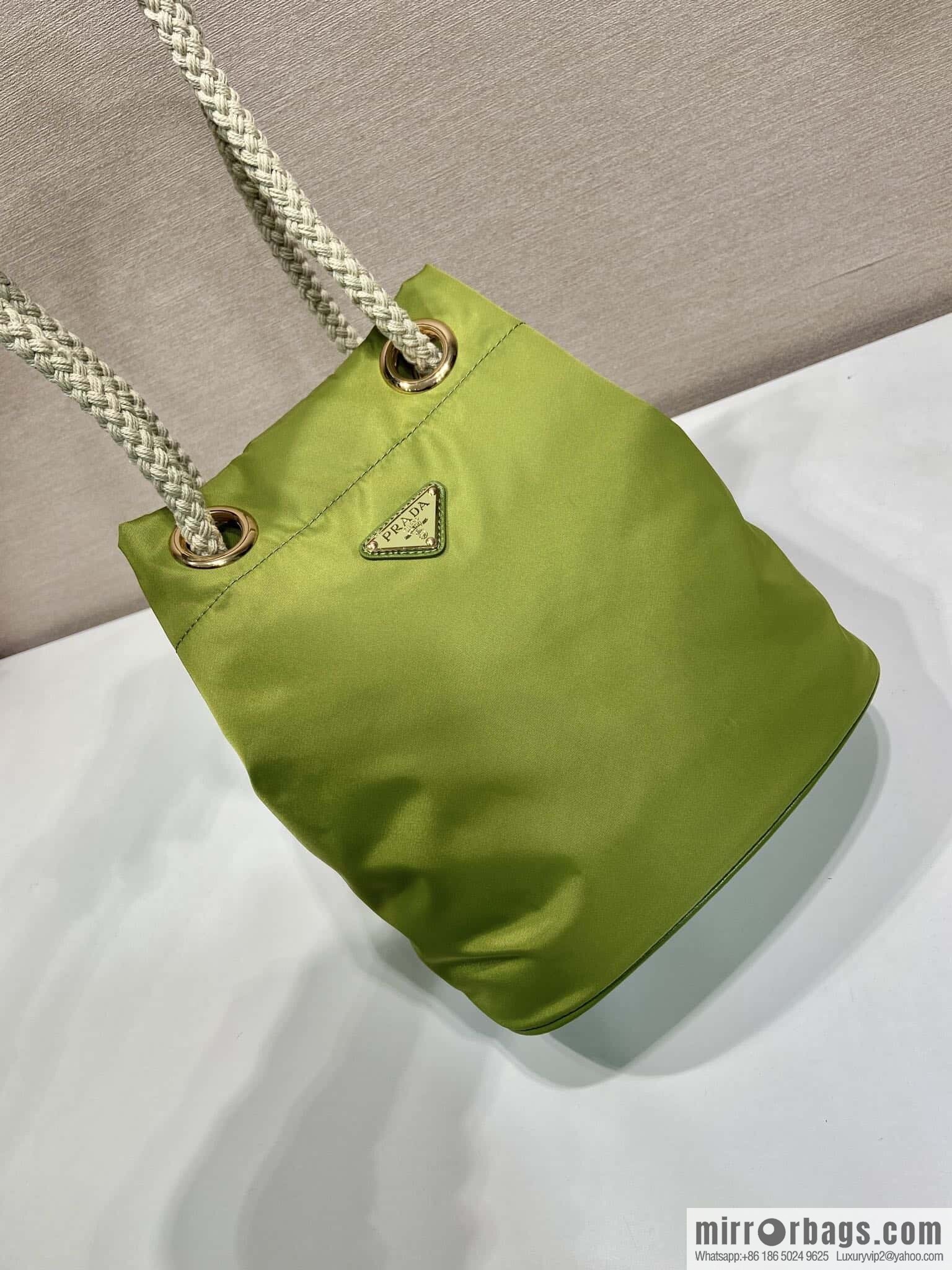 PRADA 🎉 new bucket bag 🎉 1BE082 catwalk model🎉🎉