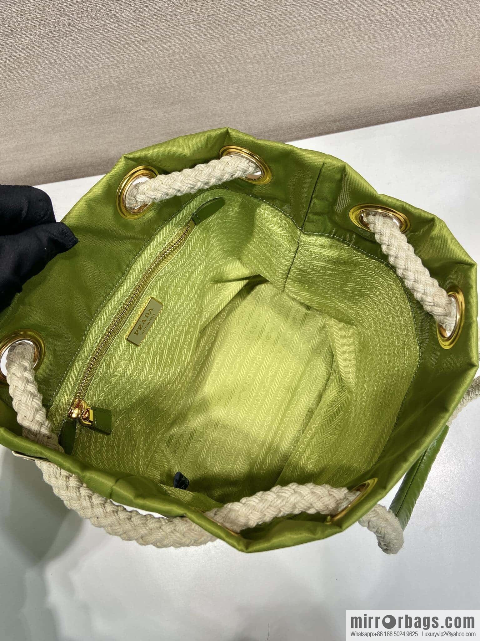 PRADA 🎉 new bucket bag 🎉 1BE082 catwalk model🎉🎉