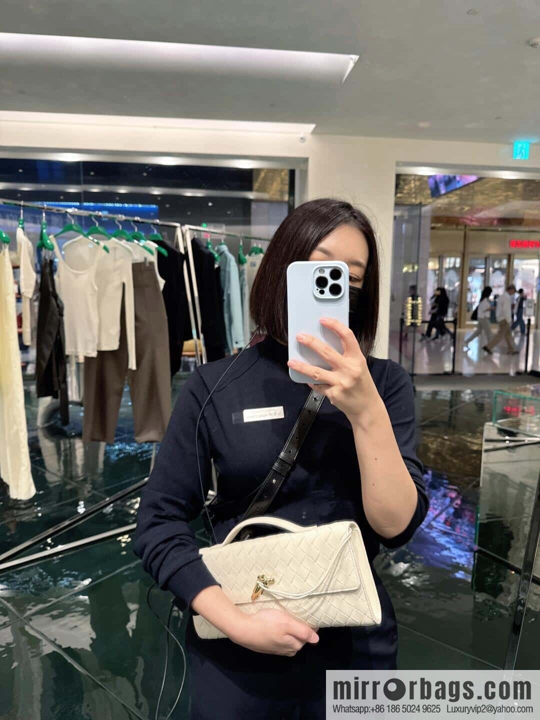 BV Andiamond Clutch 741511 White