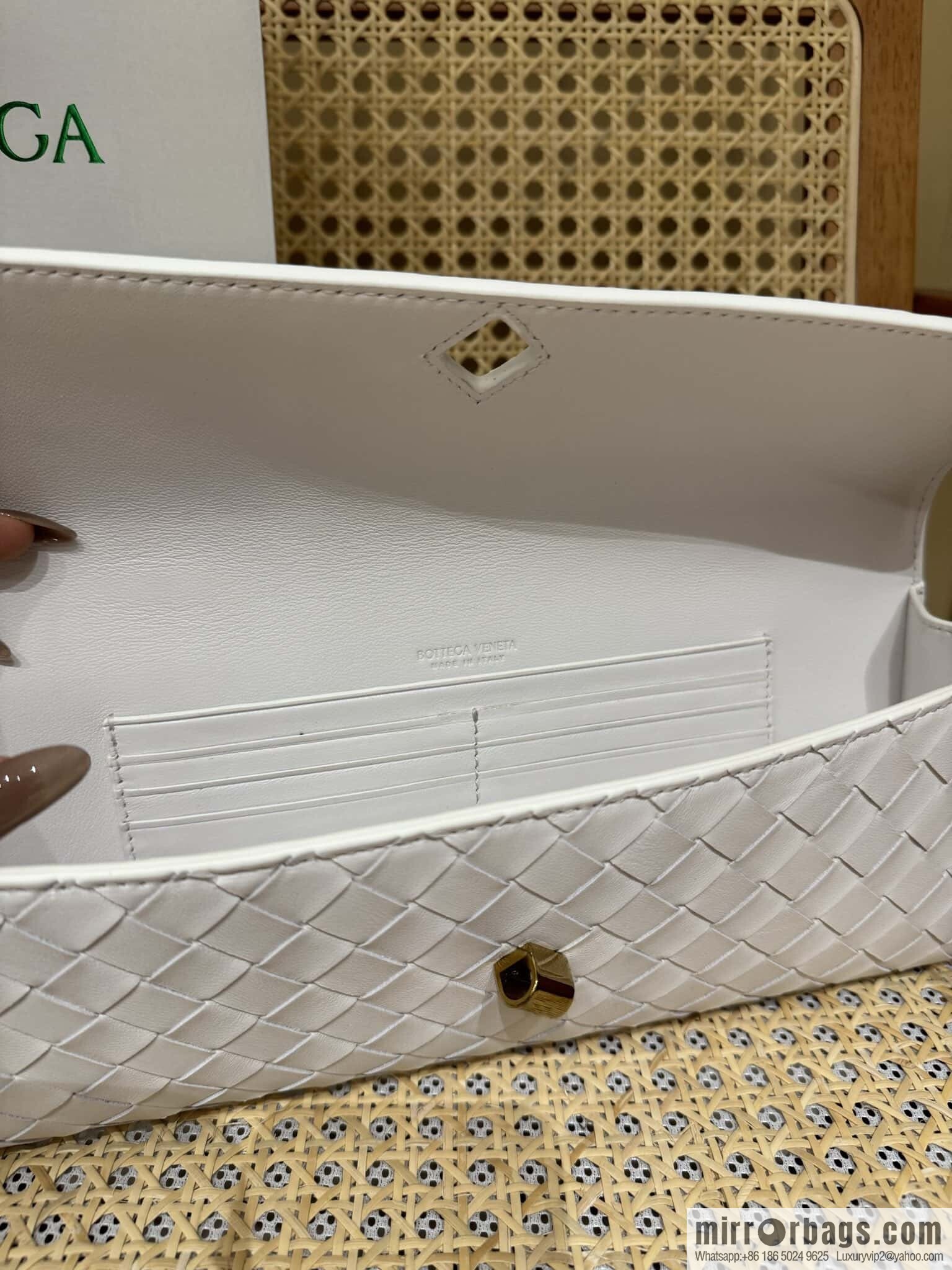 BV Andiamond Clutch 741511 White
