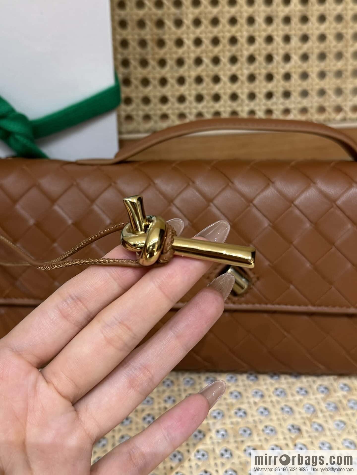 BV Andiamond Clutch 741511 Amber