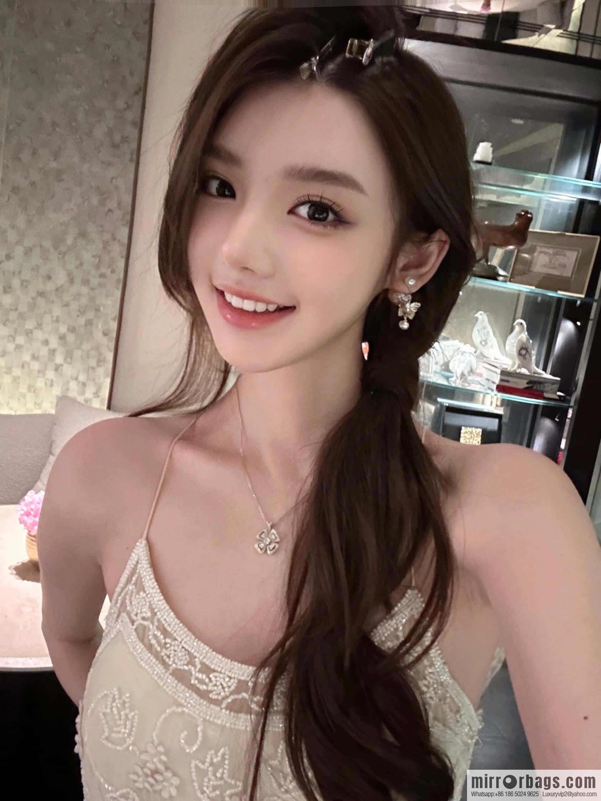 BVLGARI FIOREVER series four-leaf clover necklace