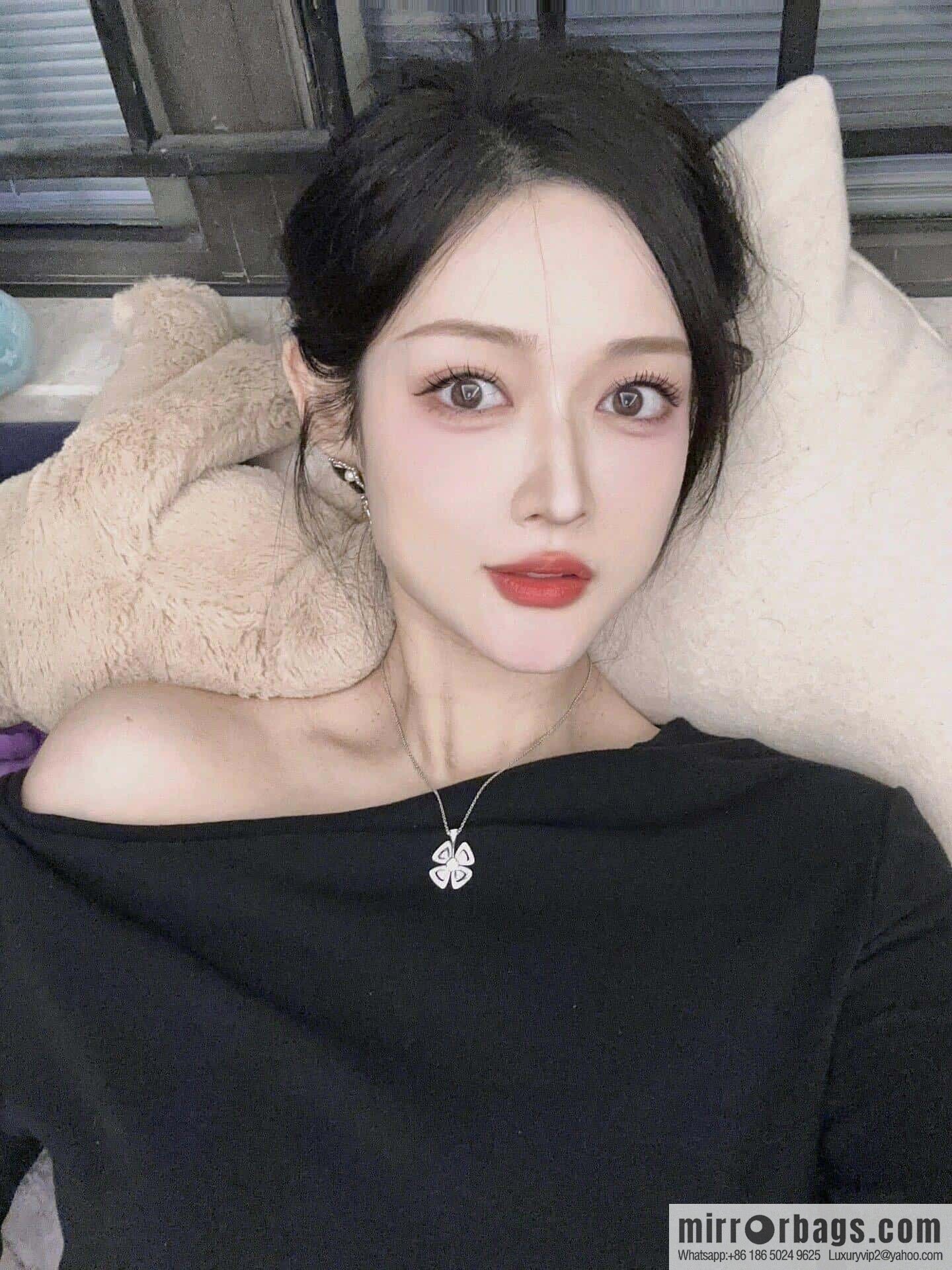 BVLGARI FIOREVER series four-leaf clover necklace