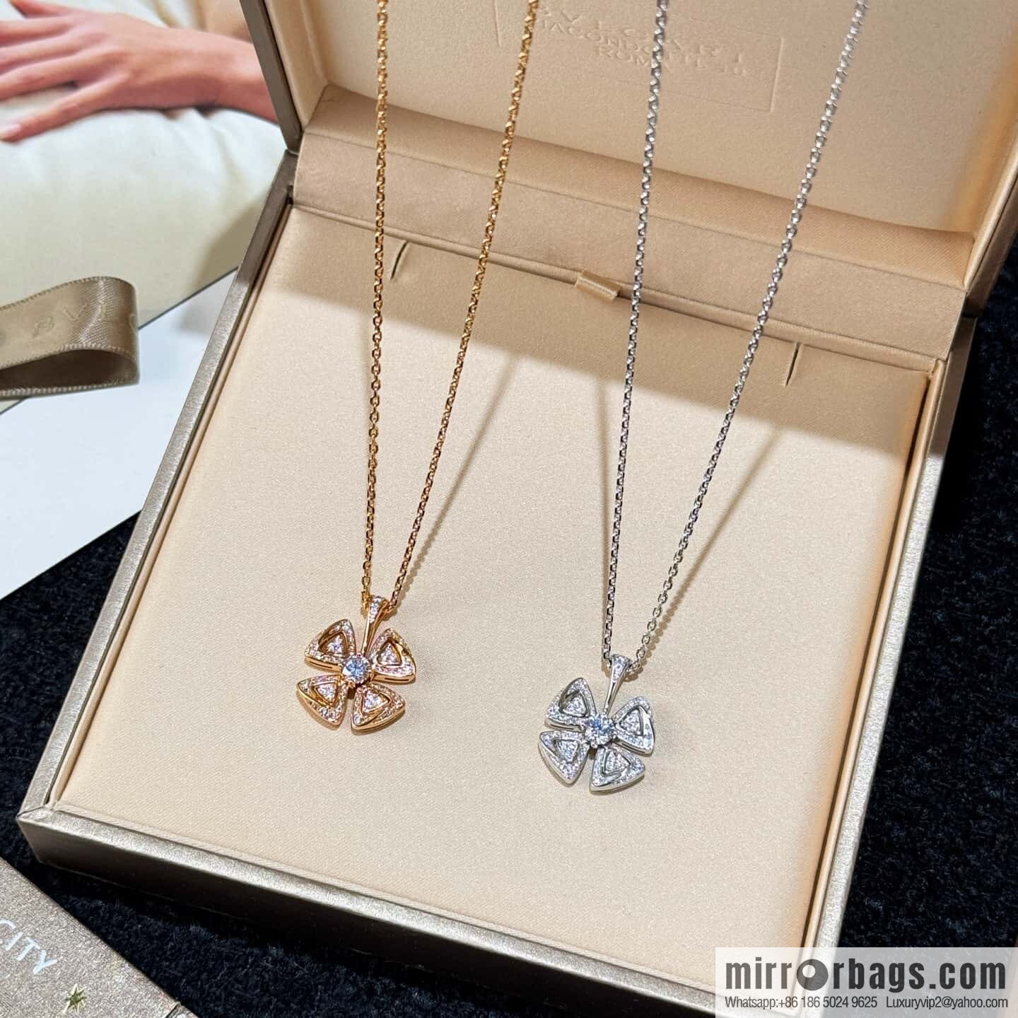BVLGARI FIOREVER series four-leaf clover necklace