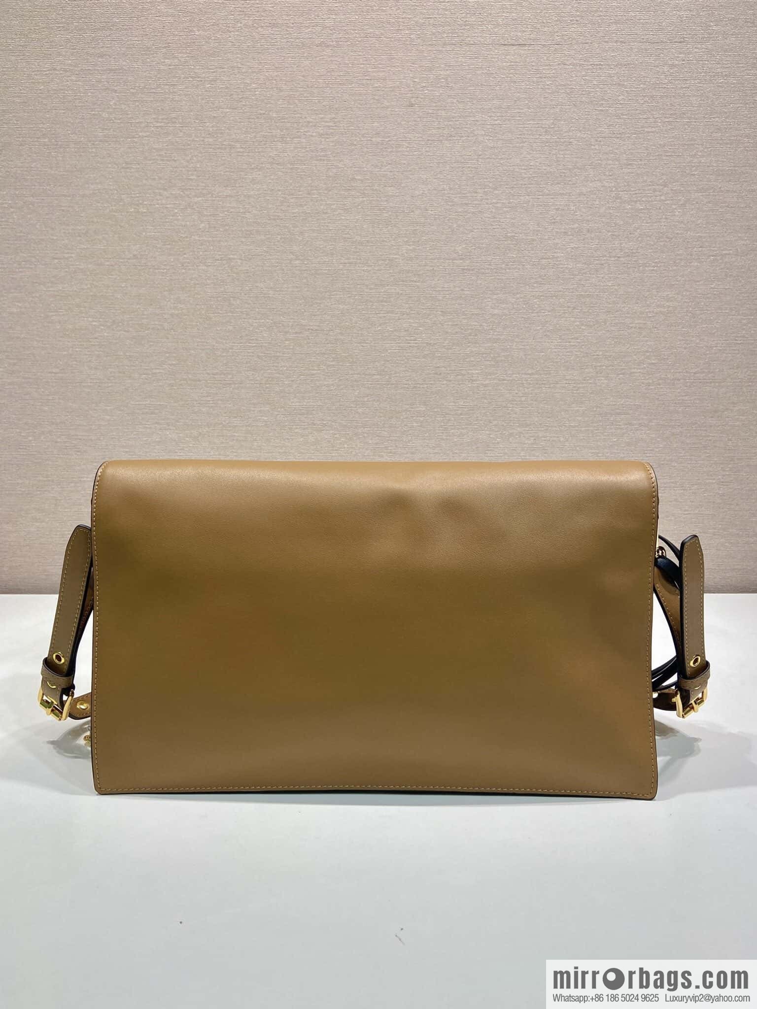 PRADA 🎉 new 🎉 1BD378 large 🎉🎉 brown