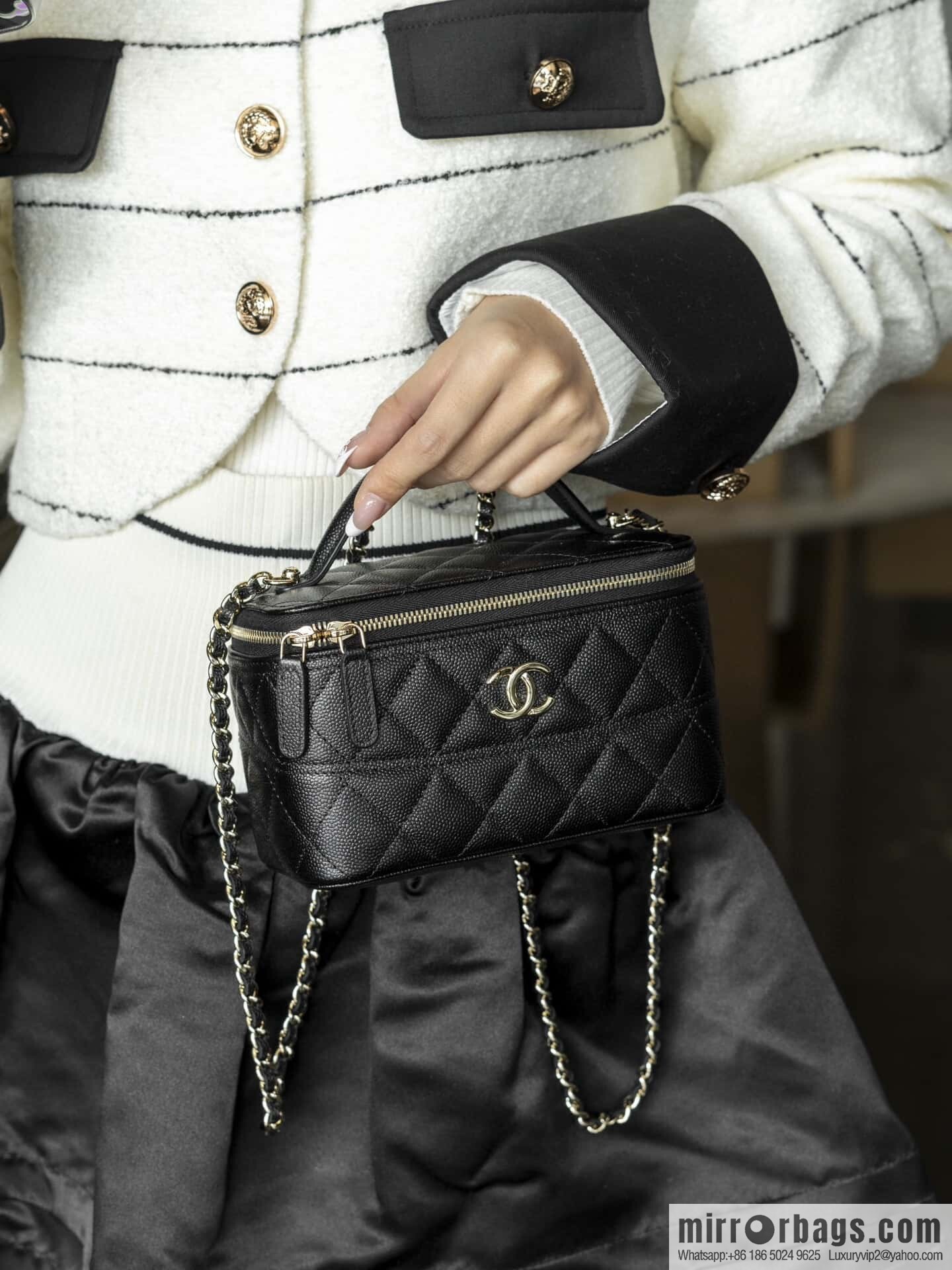 ππ‘ππ§ππ₯ πππ new, handle box bag, black gold lychee cow π€ AP4404