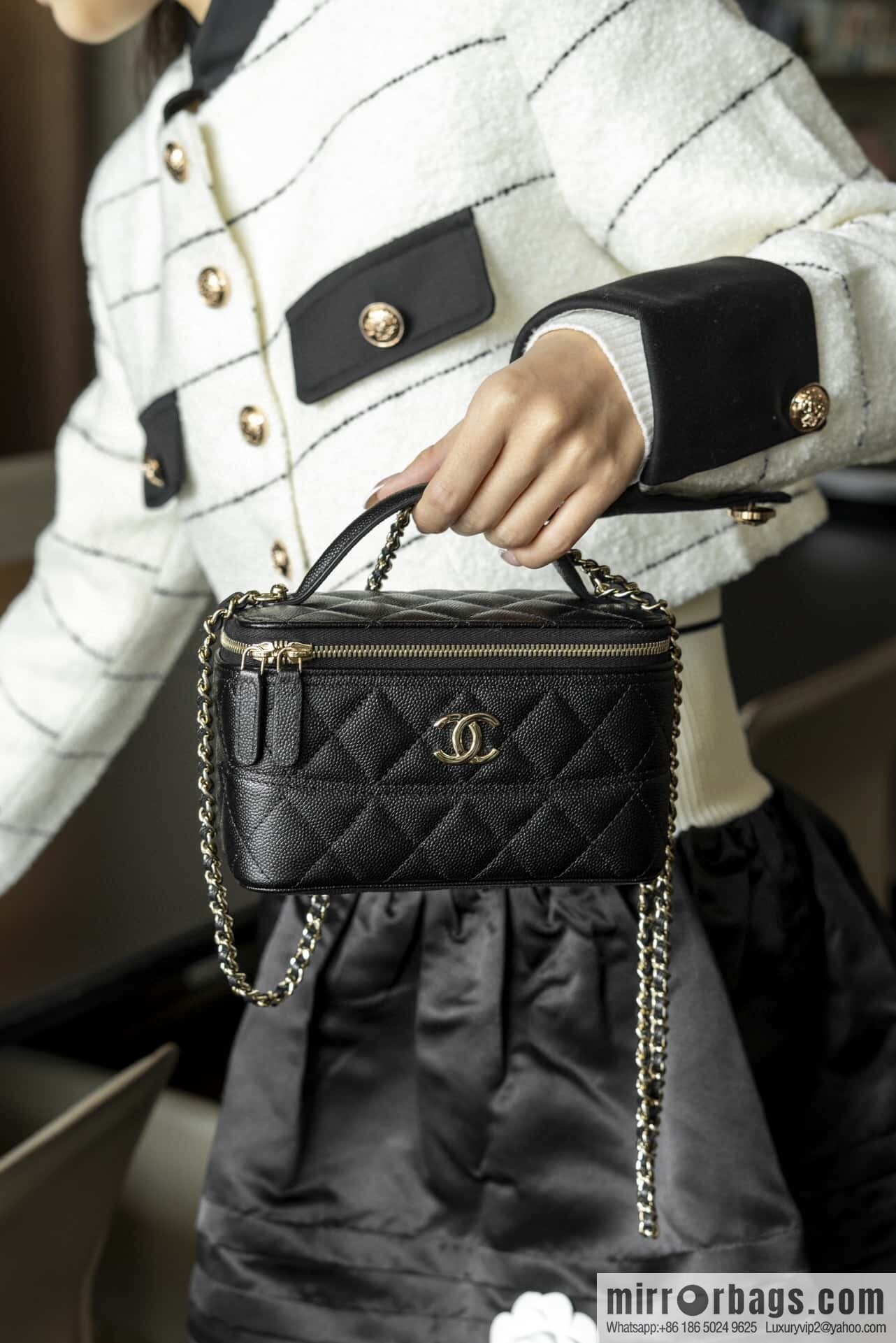 ππ‘ππ§ππ₯ πππ new, handle box bag, black gold lychee cow π€ AP4404