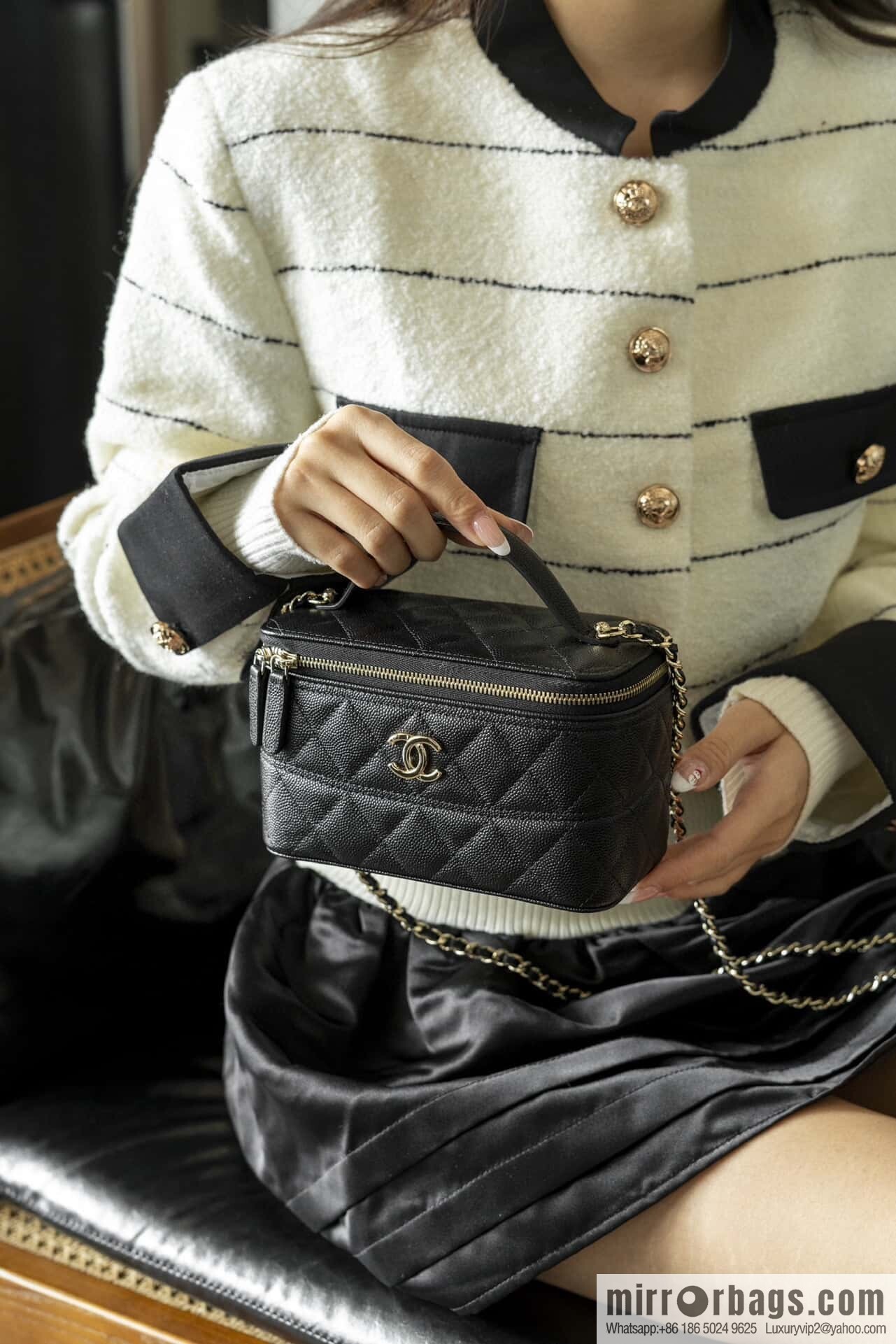 ππ‘ππ§ππ₯ πππ new, handle box bag, black gold lychee cow π€ AP4404