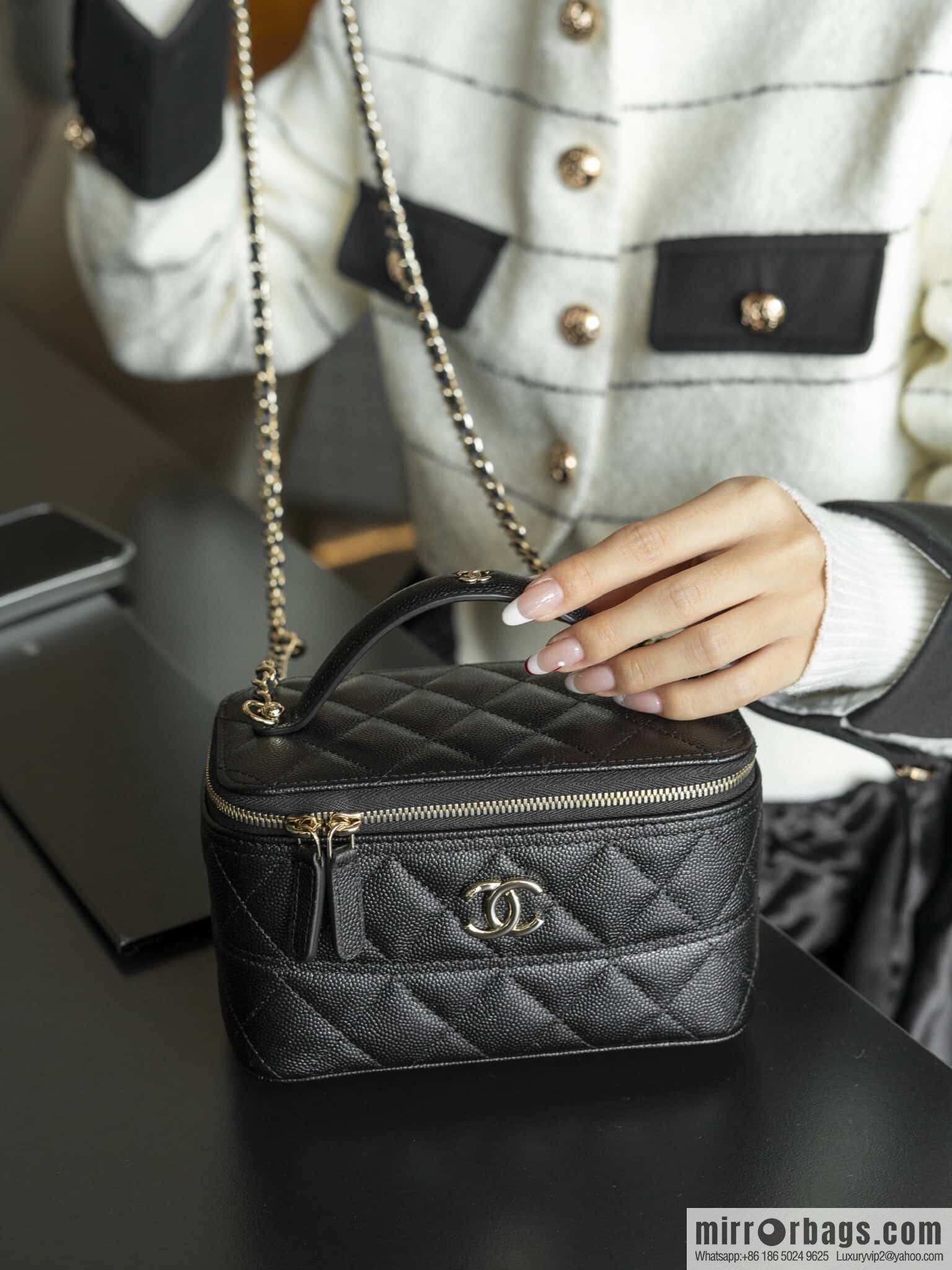 ππ‘ππ§ππ₯ πππ new, handle box bag, black gold lychee cow π€ AP4404