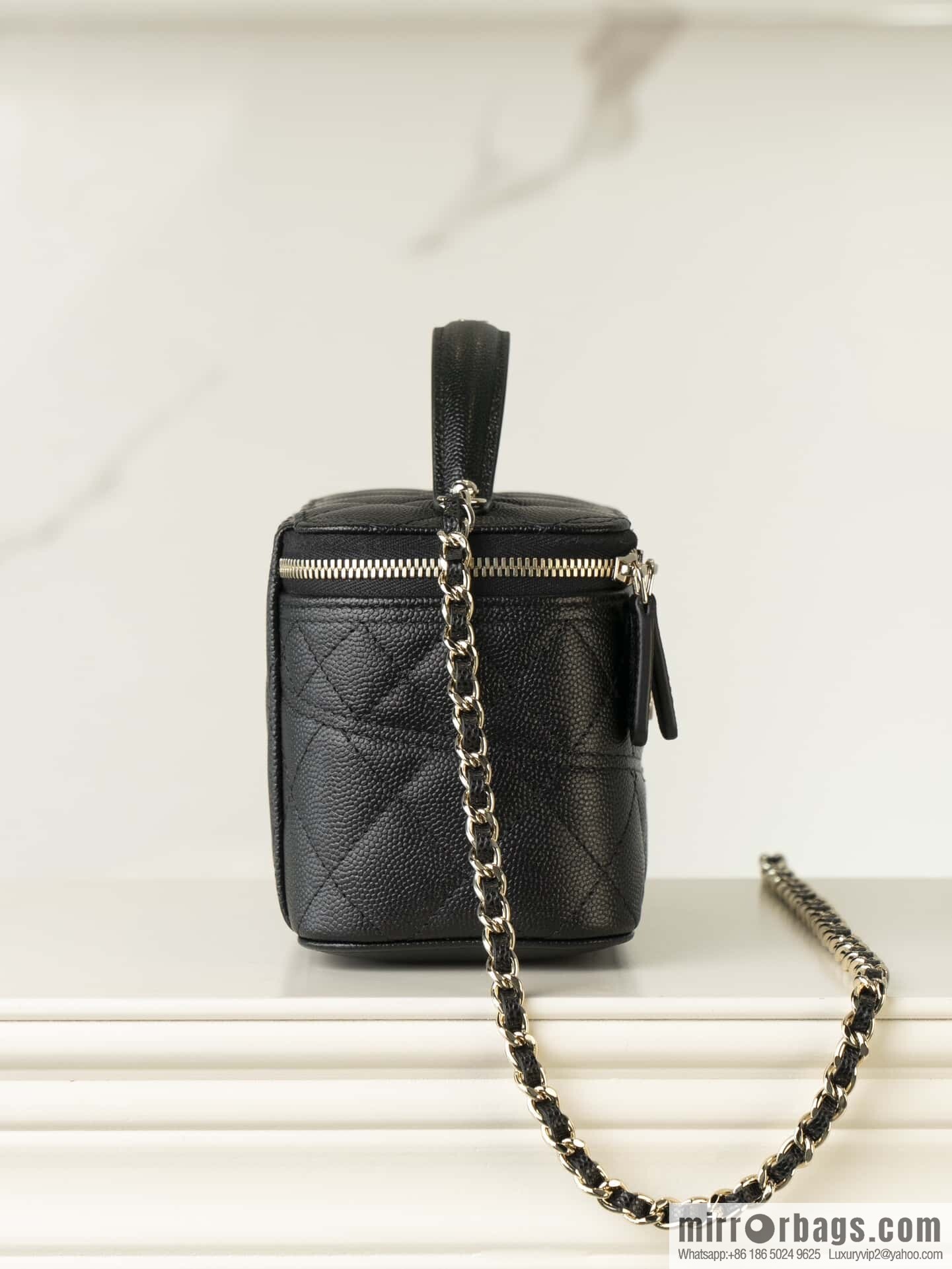 ππ‘ππ§ππ₯ πππ new, handle box bag, black gold lychee cow π€ AP4404