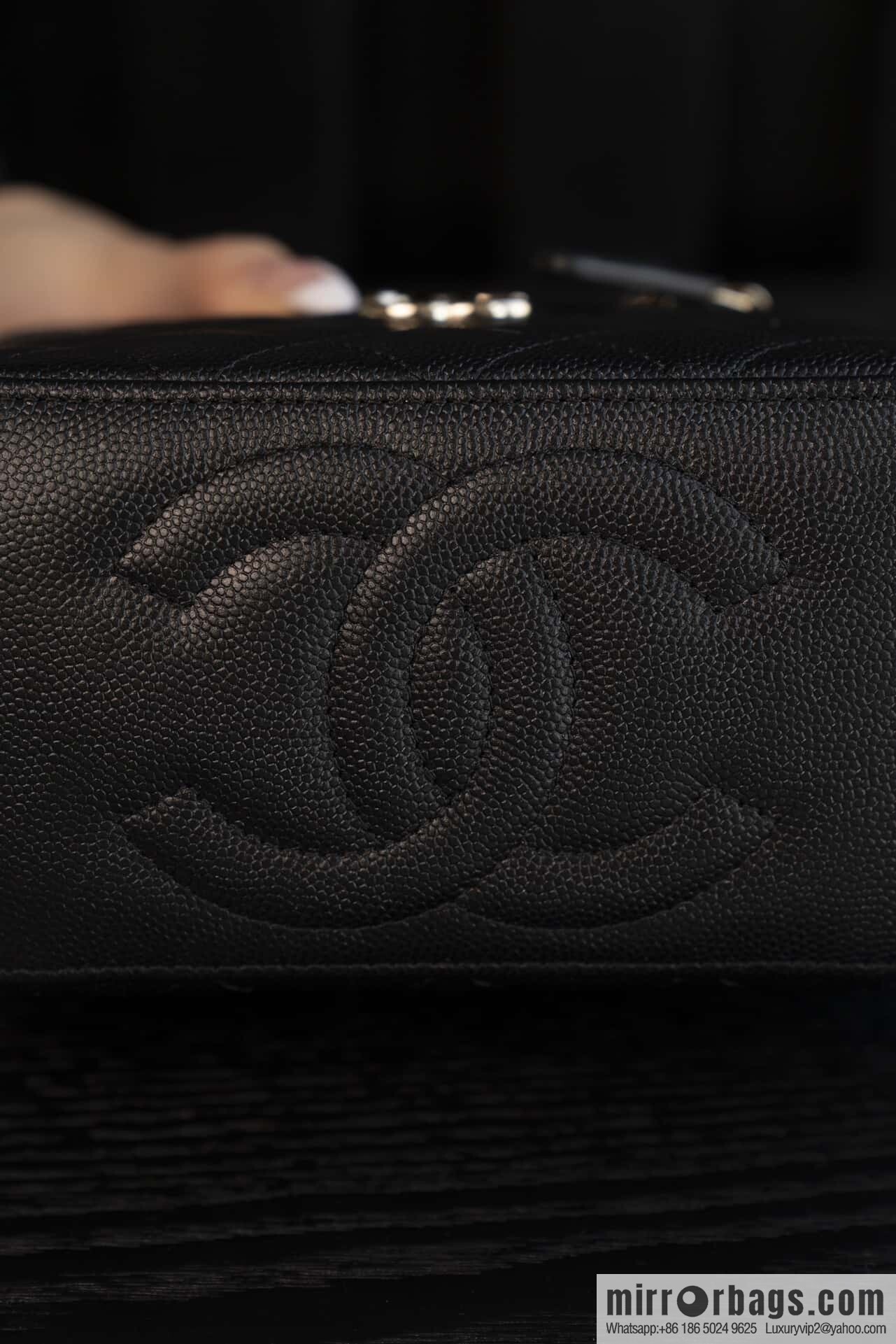 ππ‘ππ§ππ₯ πππ new, handle box bag, black gold lychee cow π€ AP4404
