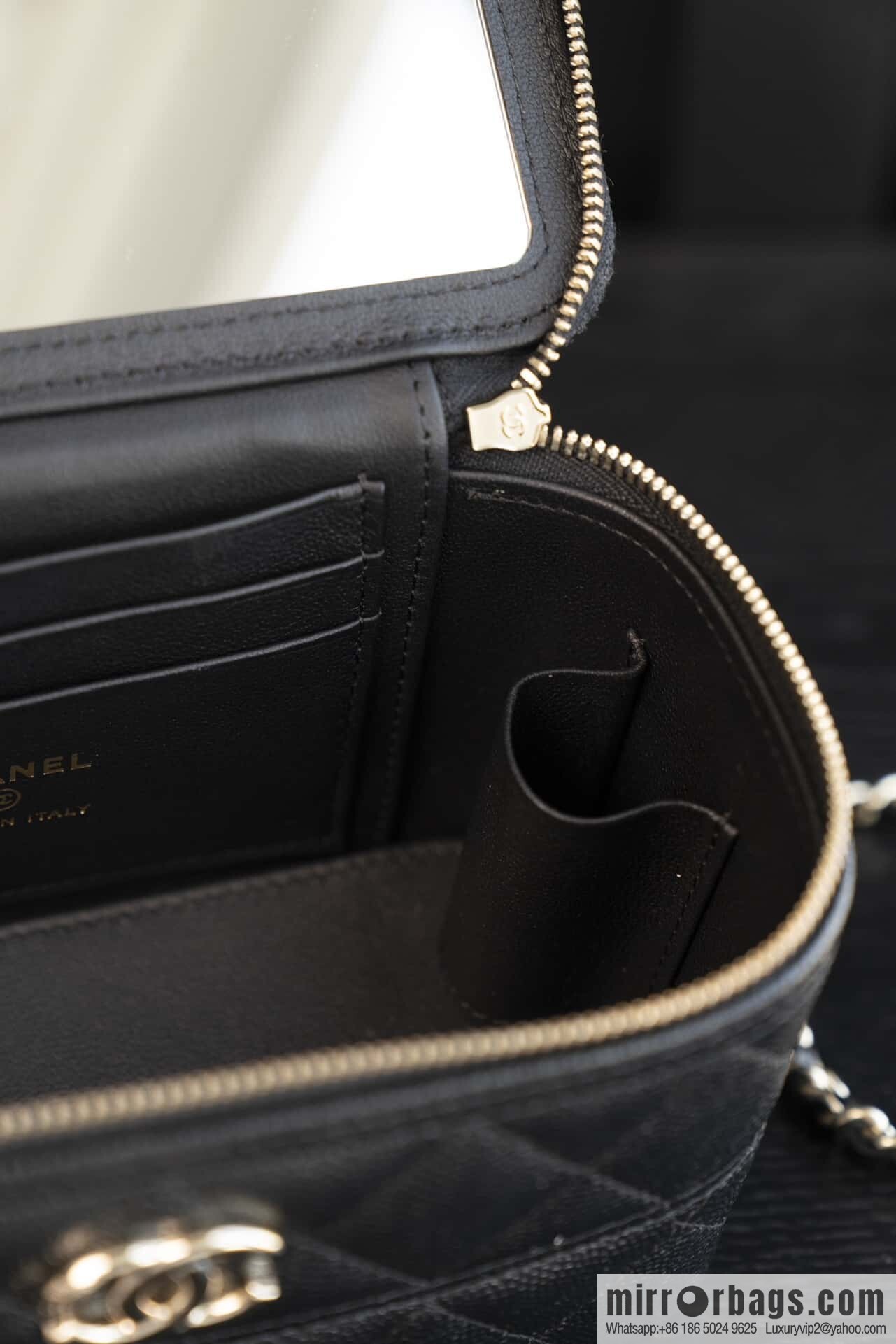 ππ‘ππ§ππ₯ πππ new, handle box bag, black gold lychee cow π€ AP4404