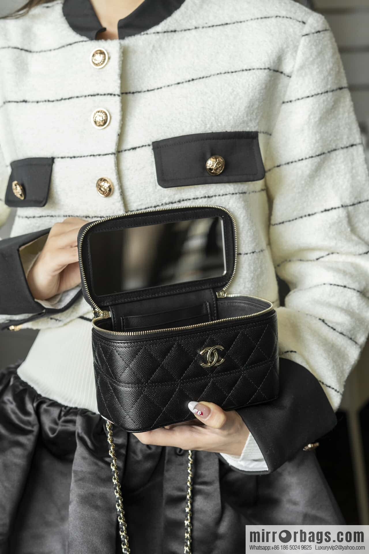 ππ‘ππ§ππ₯ πππ new, handle box bag, black gold lychee cow π€ AP4404