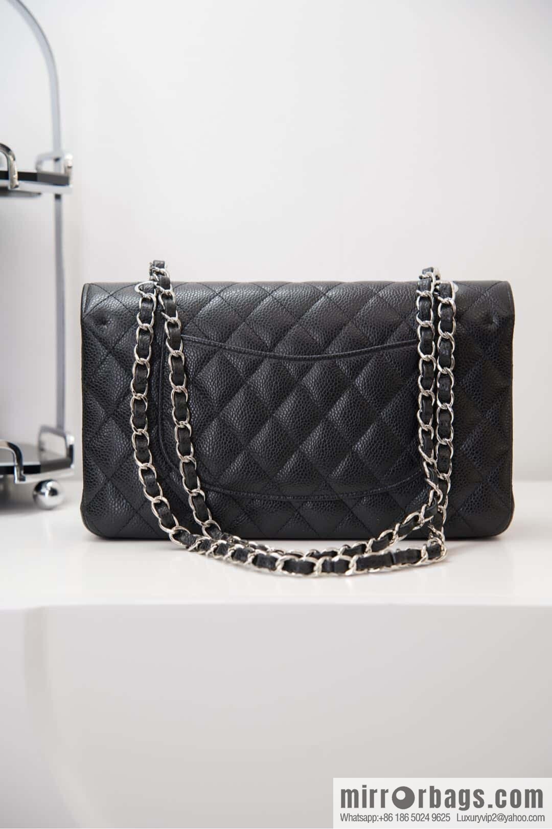 ℂ𝔽 𝗖𝗹𝗮𝘀𝘀𝗶𝗰 𝗙𝗹𝗮𝗽 | Original Caviar 🐂 Medium, Black Silver 🖤 A01112
