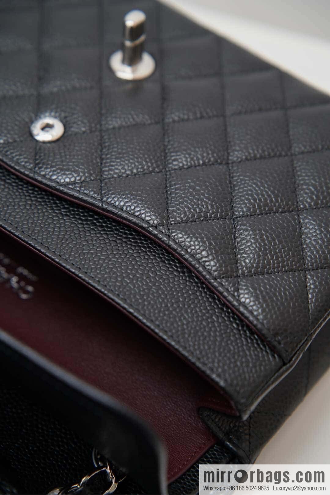ℂ𝔽 𝗖𝗹𝗮𝘀𝘀𝗶𝗰 𝗙𝗹𝗮𝗽 | Original Caviar 🐂 Medium, Black Silver 🖤 A01112