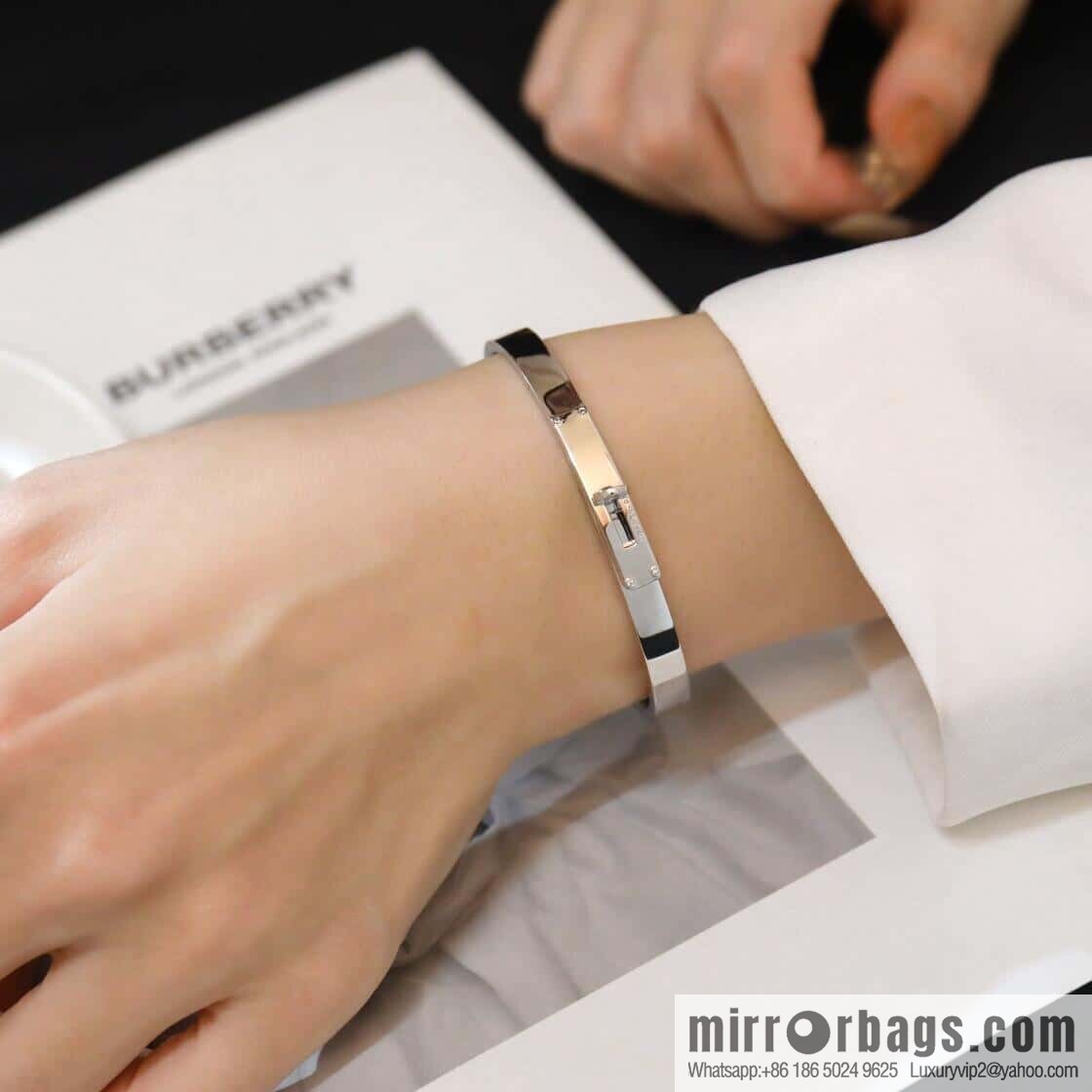 ❗️New ❗️ New ☑️ Hermes Kelly bracelet