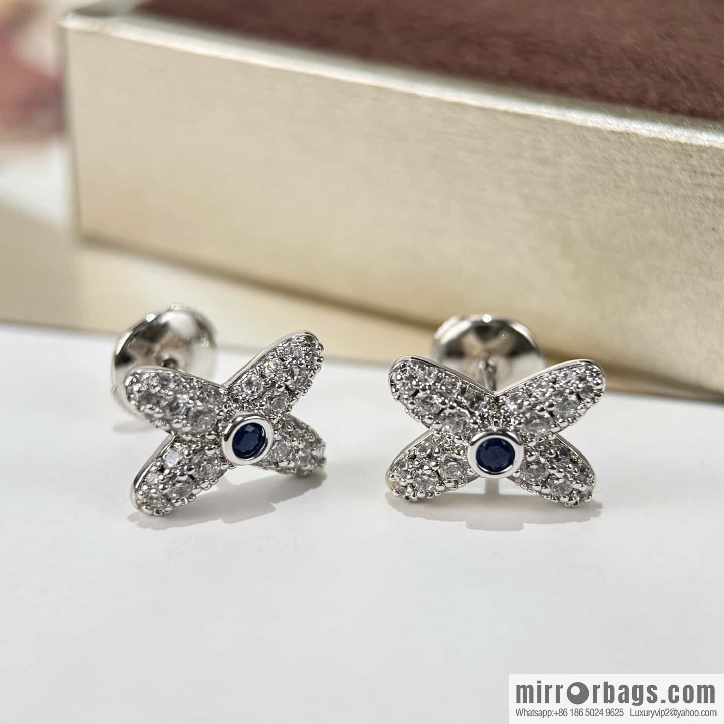 ☀️Chaumet Paris CHAUMET full diamond cross stud earrings
