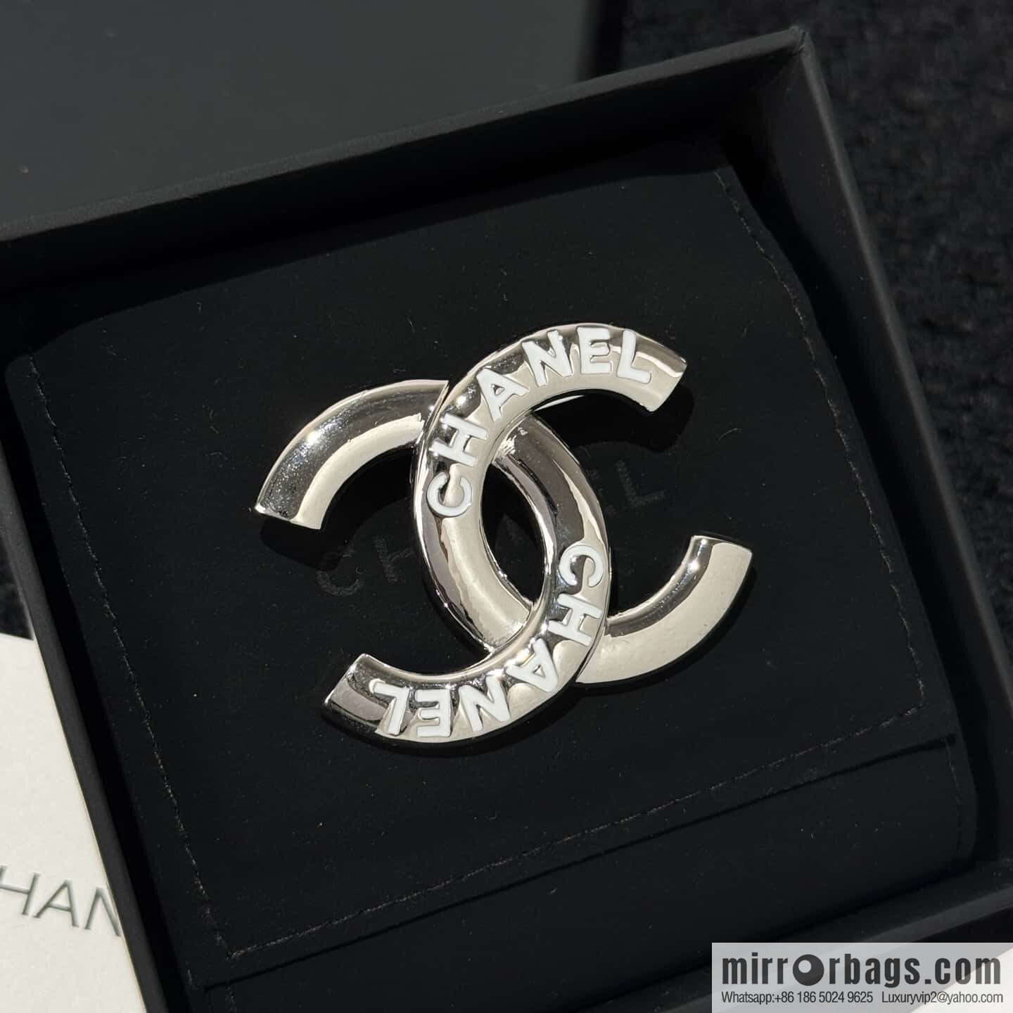 ❗️New ❗️ Chanel brooch ☀️ new ☑️ Chanel double c letter brooch ☀️