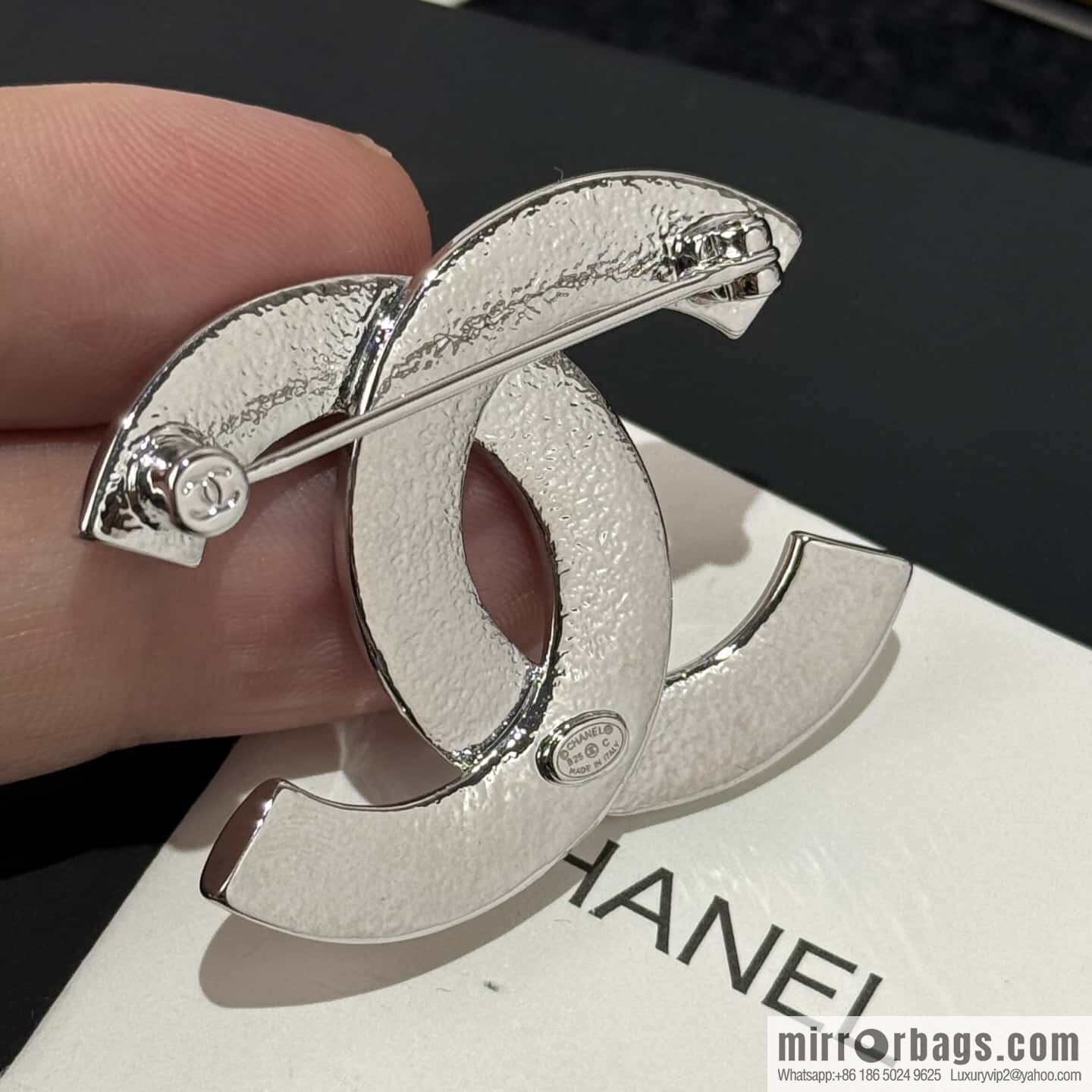 ❗️New ❗️ Chanel brooch ☀️ new ☑️ Chanel double c letter brooch ☀️