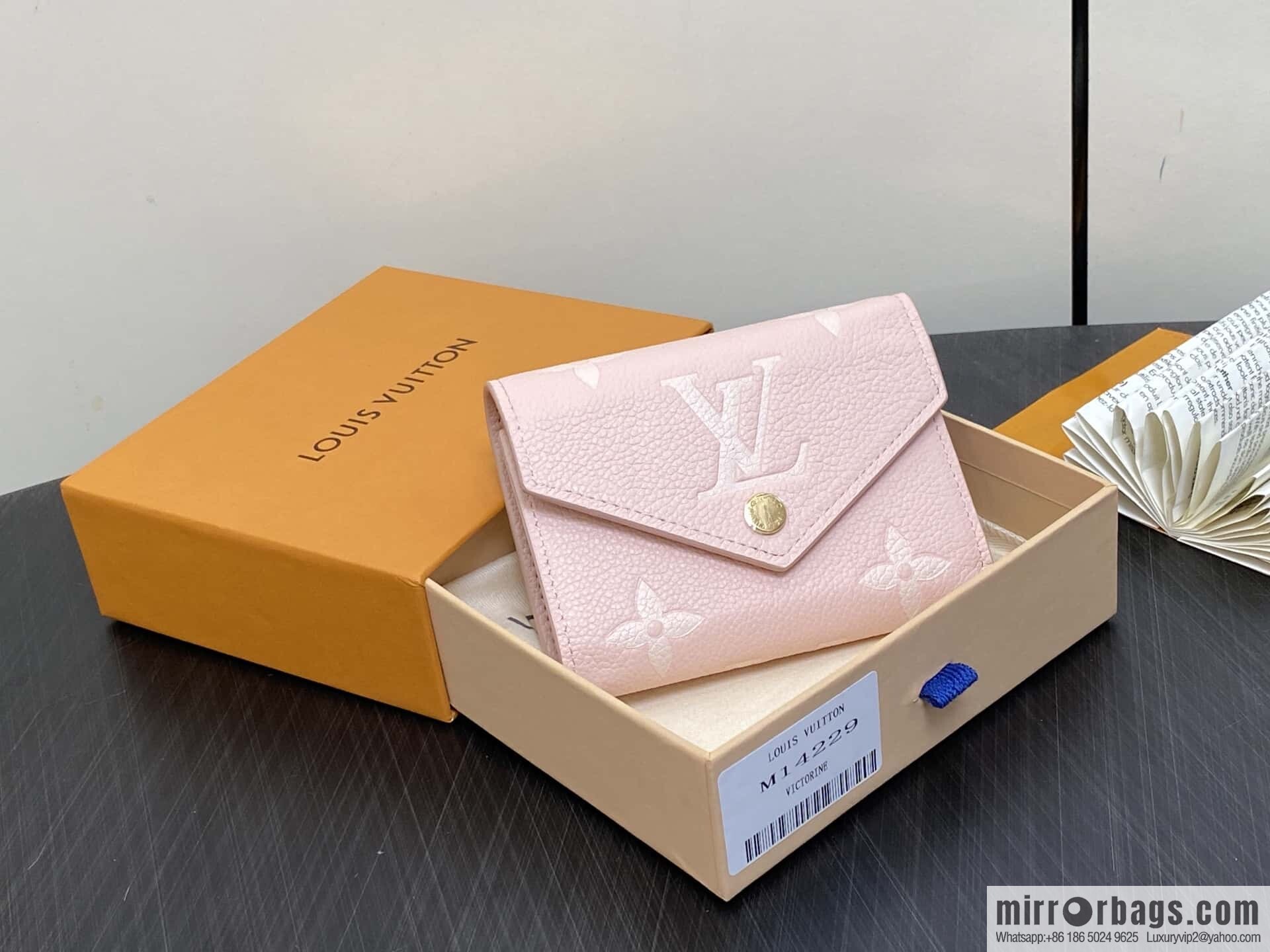 [Boutique‑grade] M14220 pink silk screen, full leather three-fold wallet VICTORINE wallet