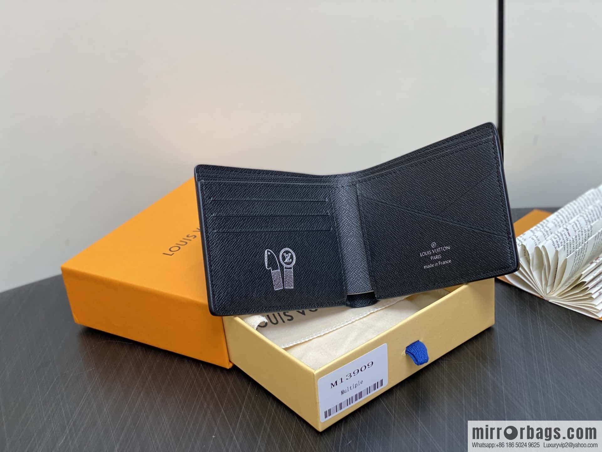 [Boutique‑grade] M13909 black gradual change short suit clip MULTIPLE short wallet