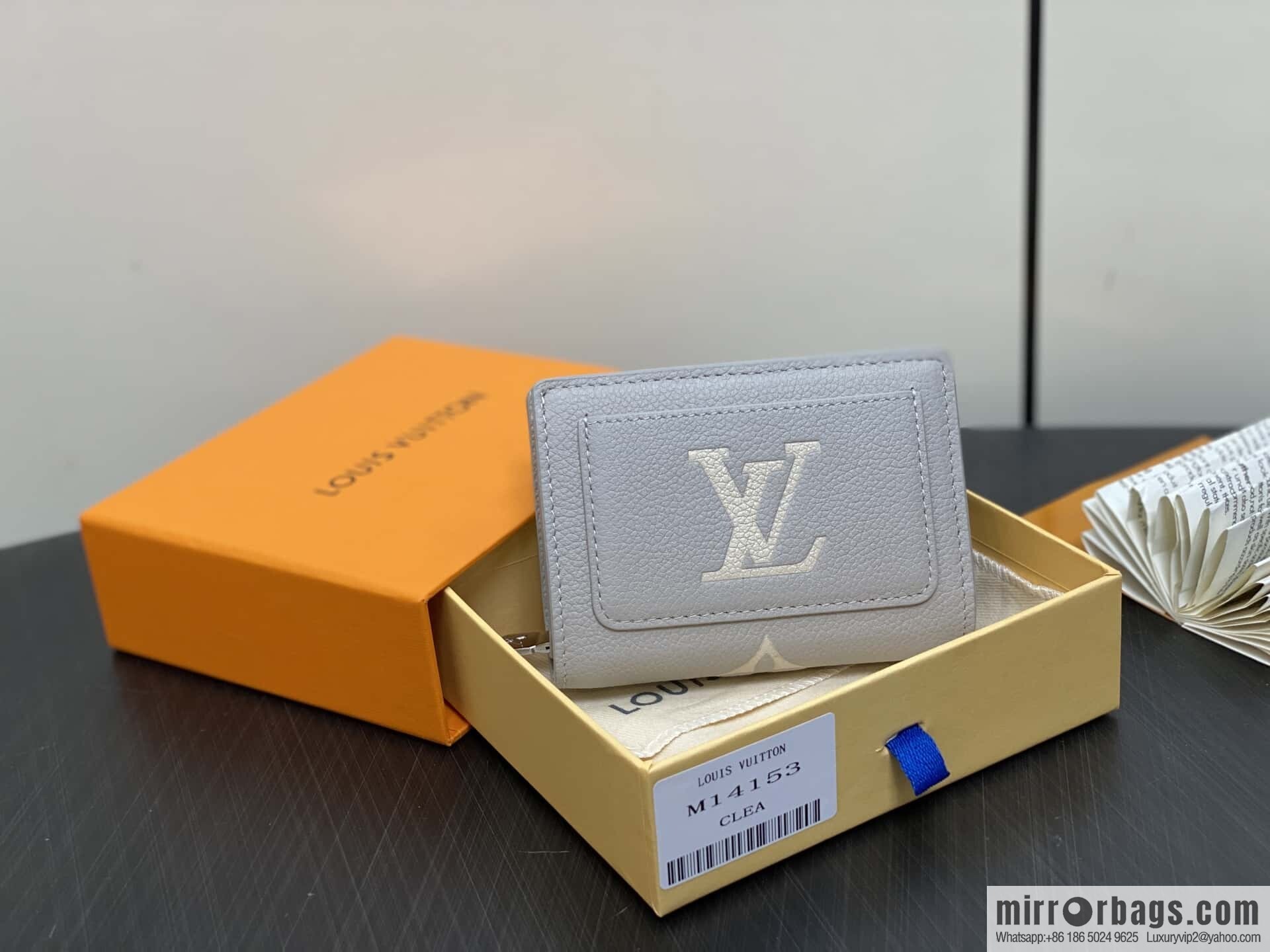 [Boutique‑grade] M14153 taro purple, full leather two-fold wallet CLÉA card holder