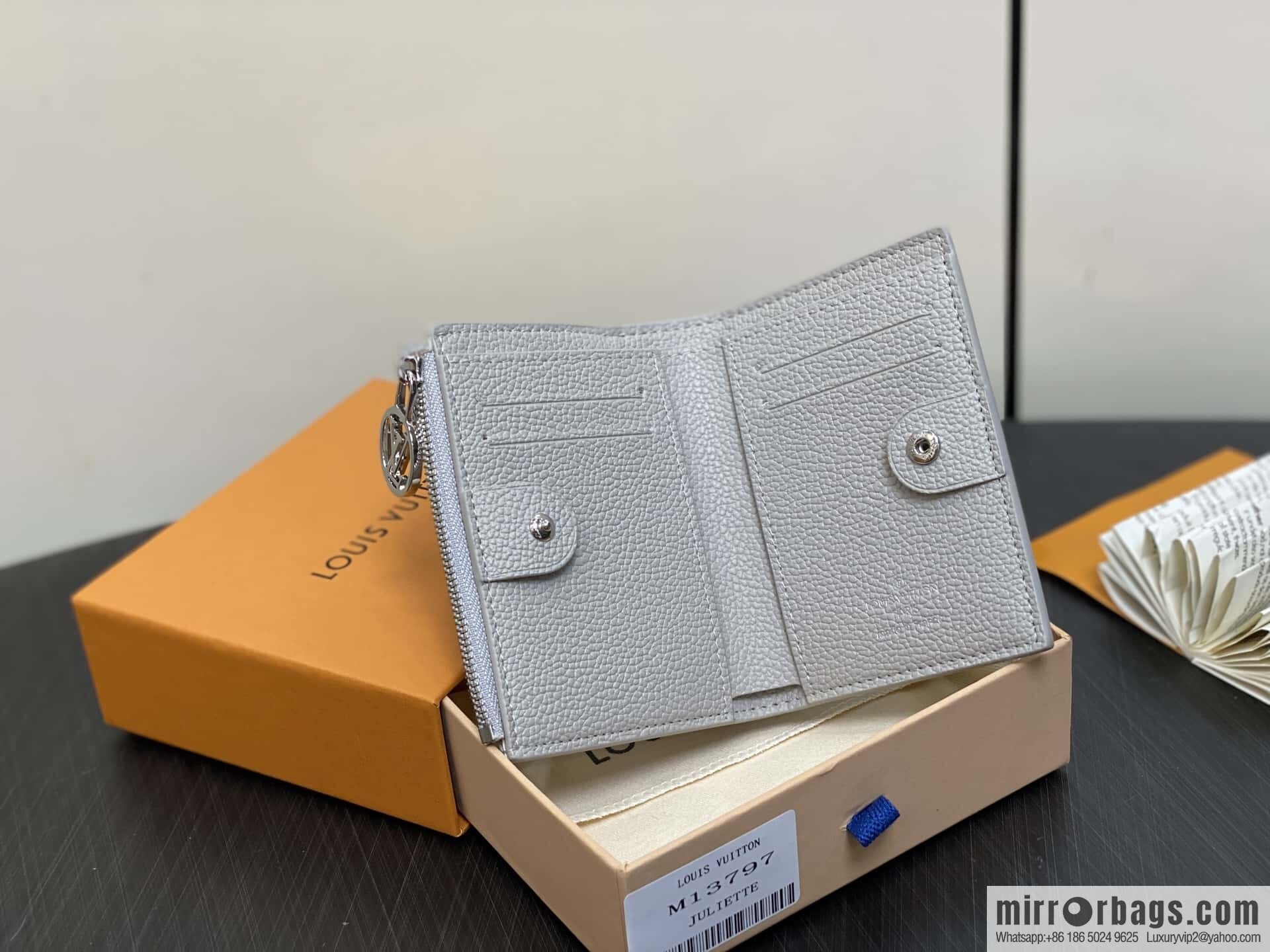 [Boutique‑grade] M13797 mashed taro purple (silk screen printing) full leather 20% off wallet Lisa wallet