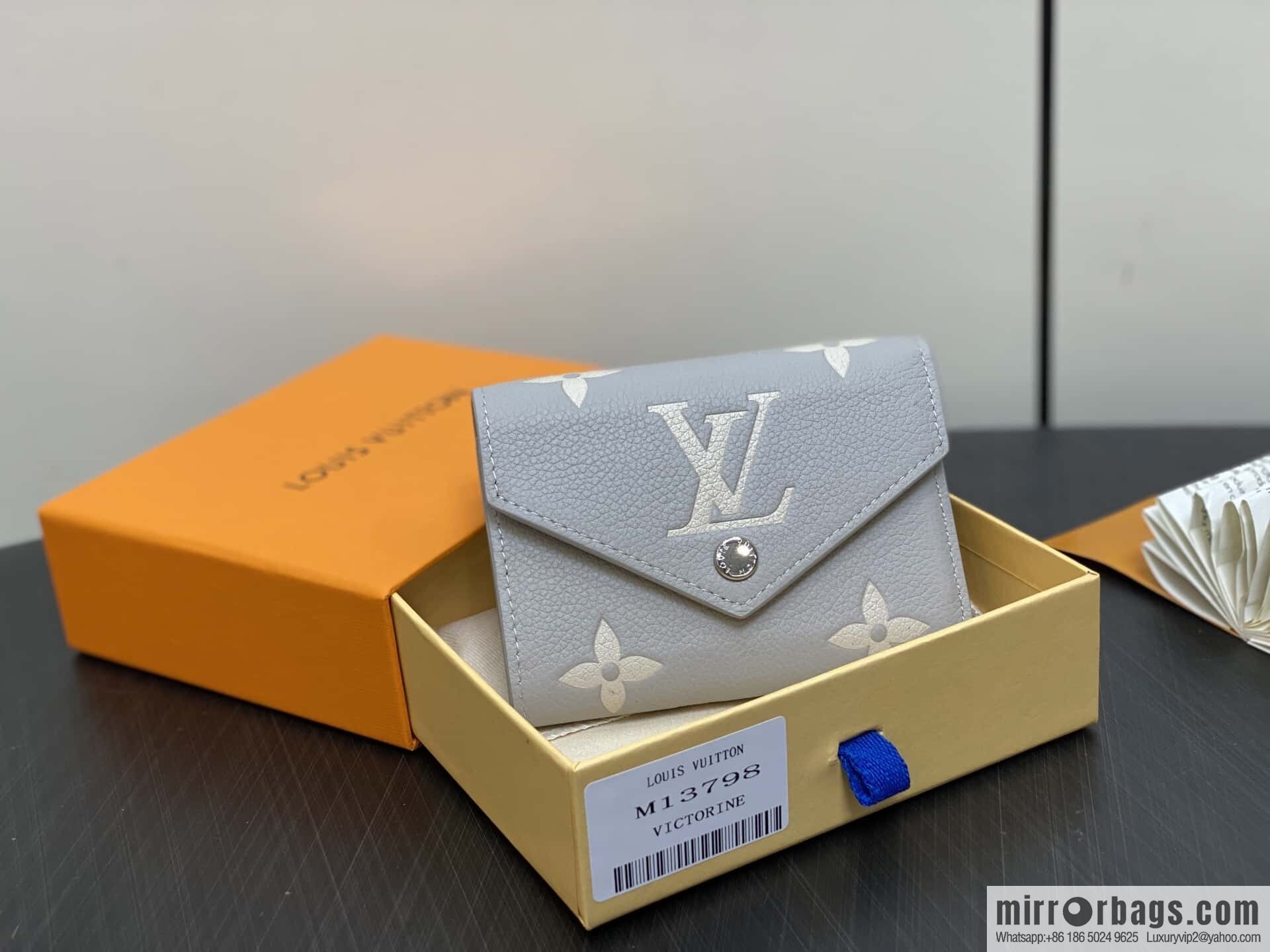 [Boutique‑grade] M13798 taro purple, full leather three-fold wallet VICTORINE wallet