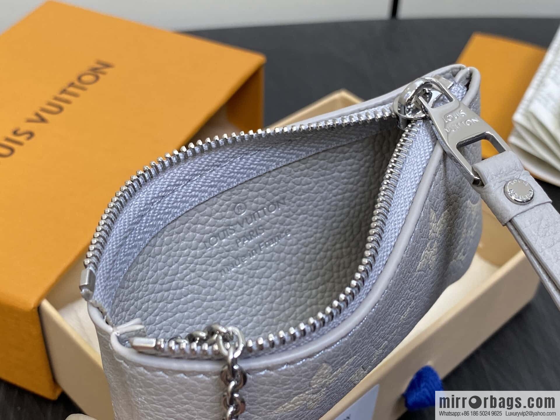 [Boutique‑grade] M13793 taro purple, full leather key bag, change bag.