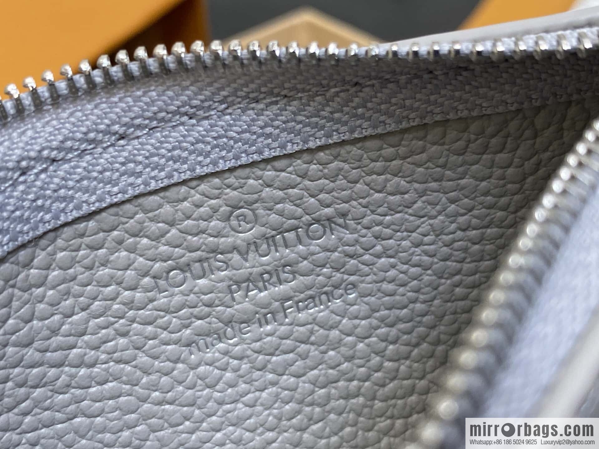 [Boutique‑grade] M13793 taro purple, full leather key bag, change bag.