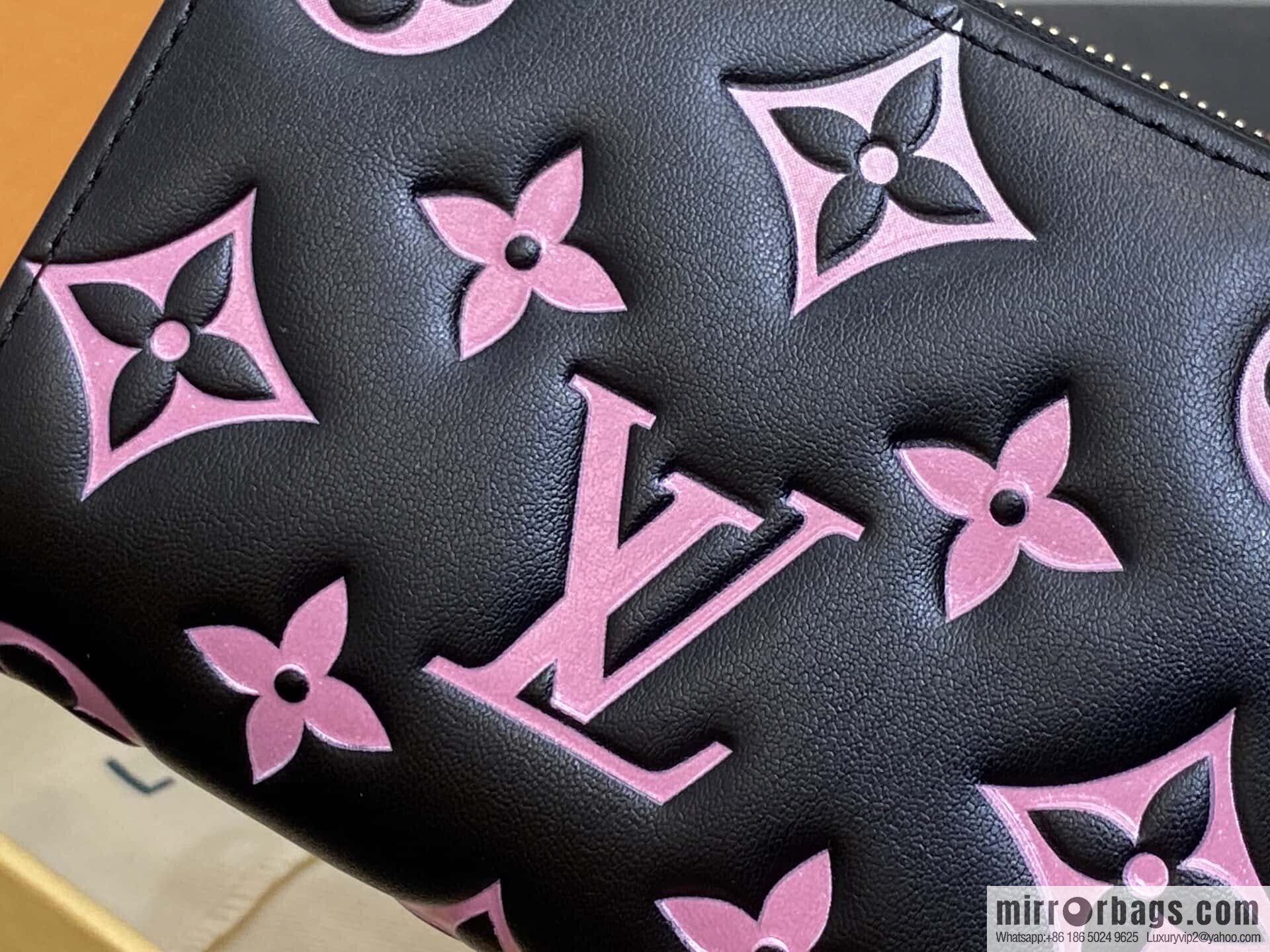 [Boutique‑grade] M12378 black silk screen print, full leather single zipper short wallet Zippy zipper wallet