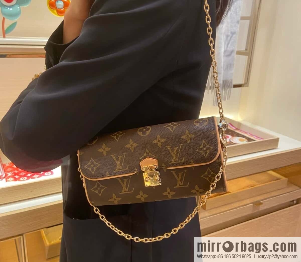 [Boutique‑grade] M13566 presbyopia, chain bag POCHETTE CAMILLE clutch bag handbag