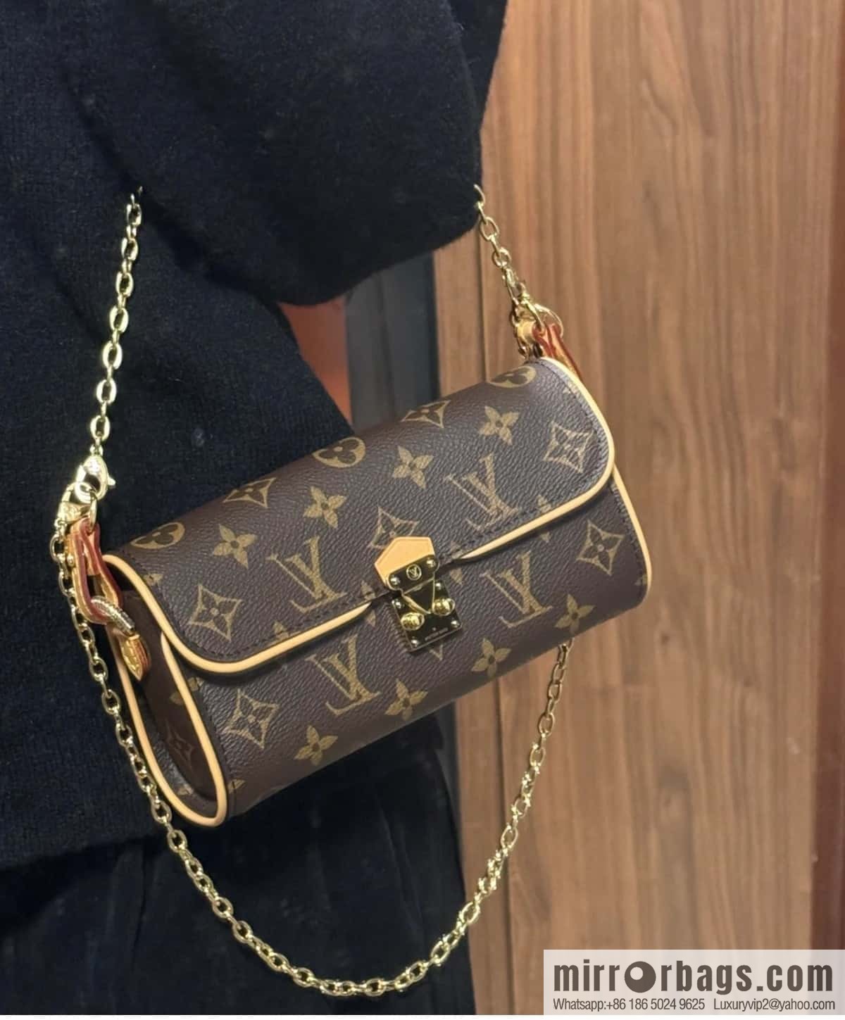 [Boutique‑grade] M13566 presbyopia, chain bag POCHETTE CAMILLE clutch bag handbag