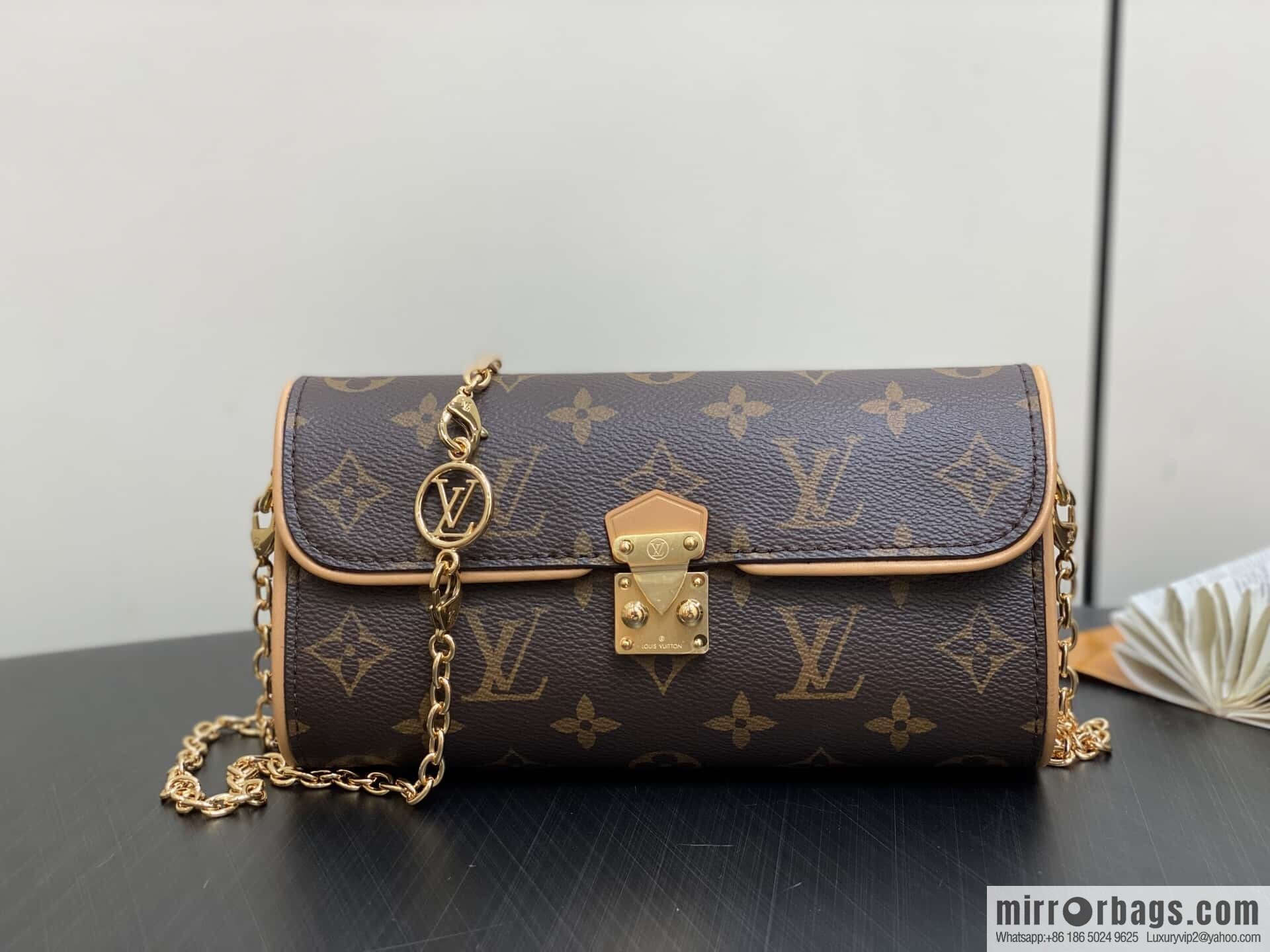 [Boutique‑grade] M13566 presbyopia, chain bag POCHETTE CAMILLE clutch bag handbag