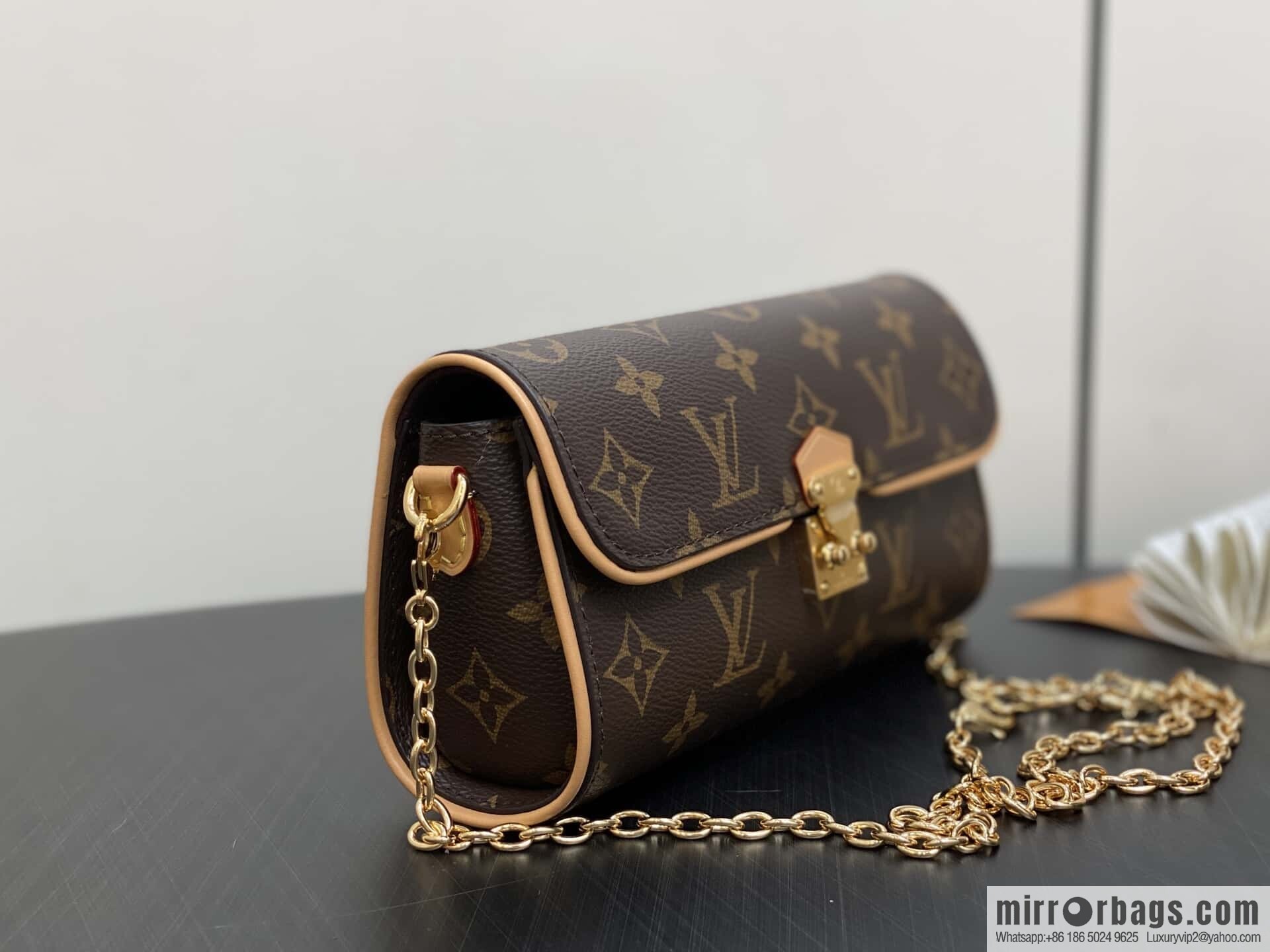[Boutique‑grade] M13566 presbyopia, chain bag POCHETTE CAMILLE clutch bag handbag