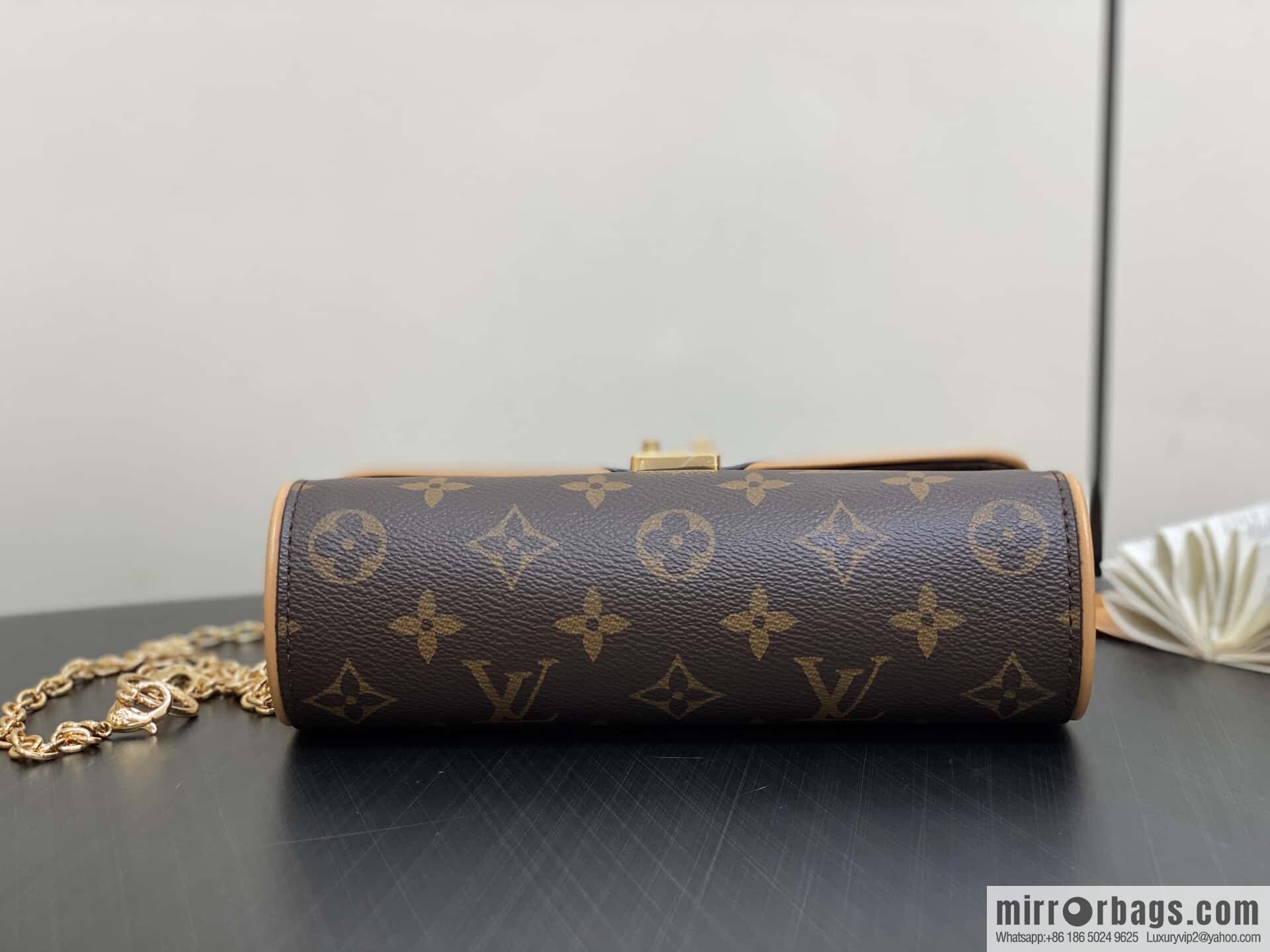 [Boutique‑grade] M13566 presbyopia, chain bag POCHETTE CAMILLE clutch bag handbag
