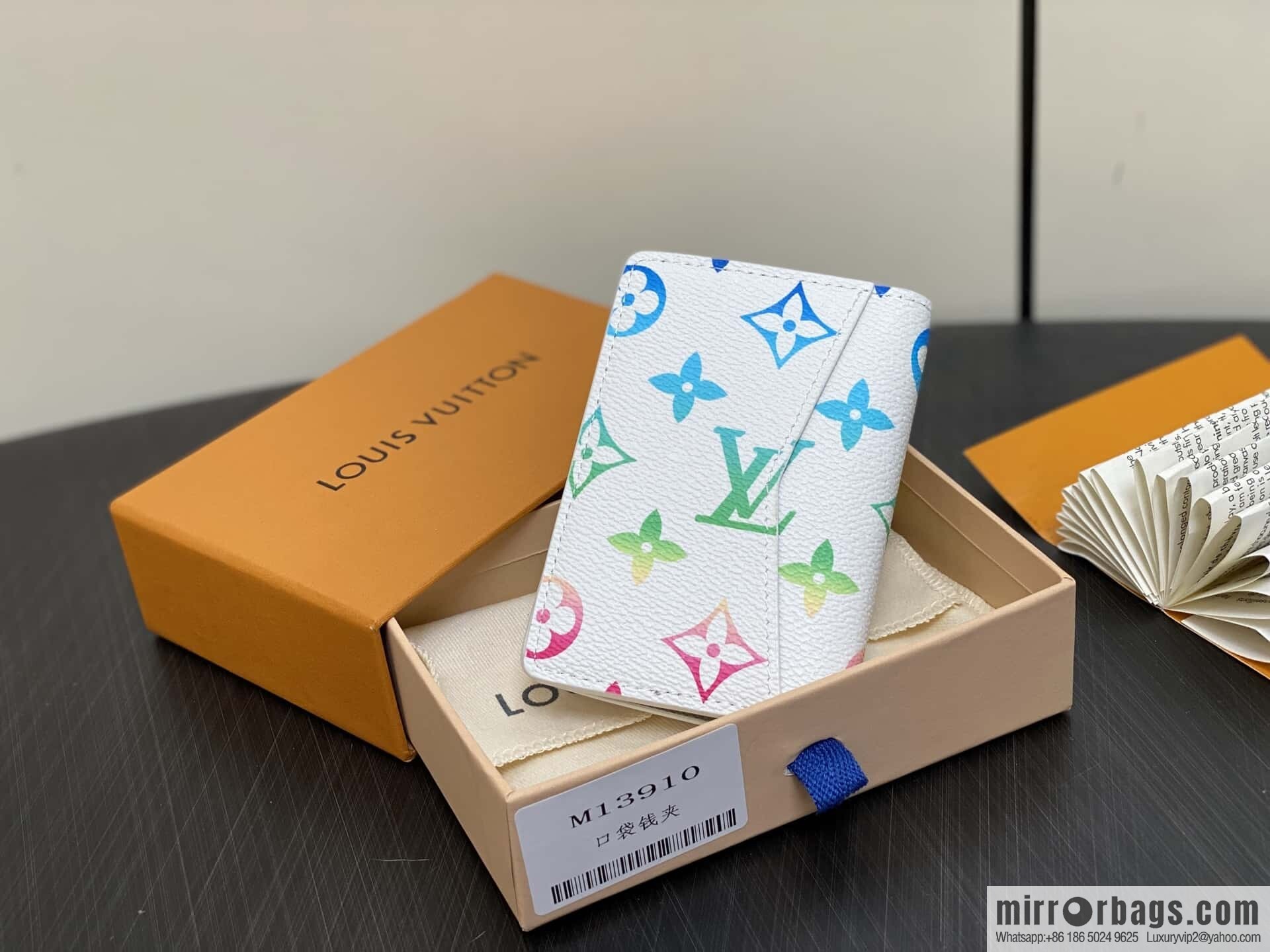 [Premium‑quality] M14134 white gradual change card bag pocket wallet, pocket wallet