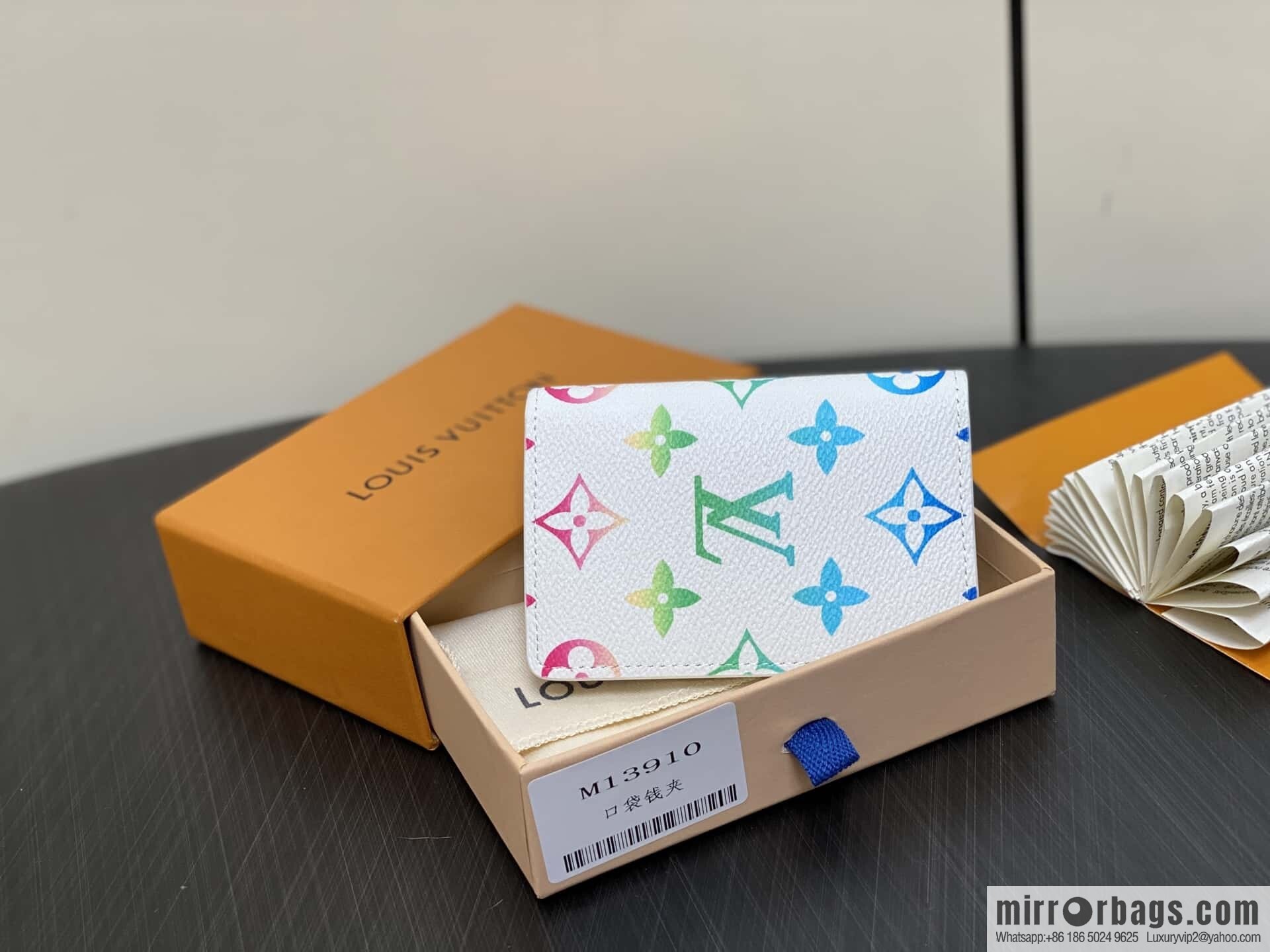 [Premium‑quality] M14134 white gradual change card bag pocket wallet, pocket wallet