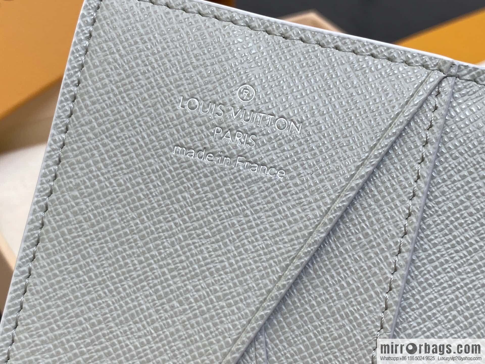 [Premium‑quality] M14134 white gradual change card bag pocket wallet, pocket wallet