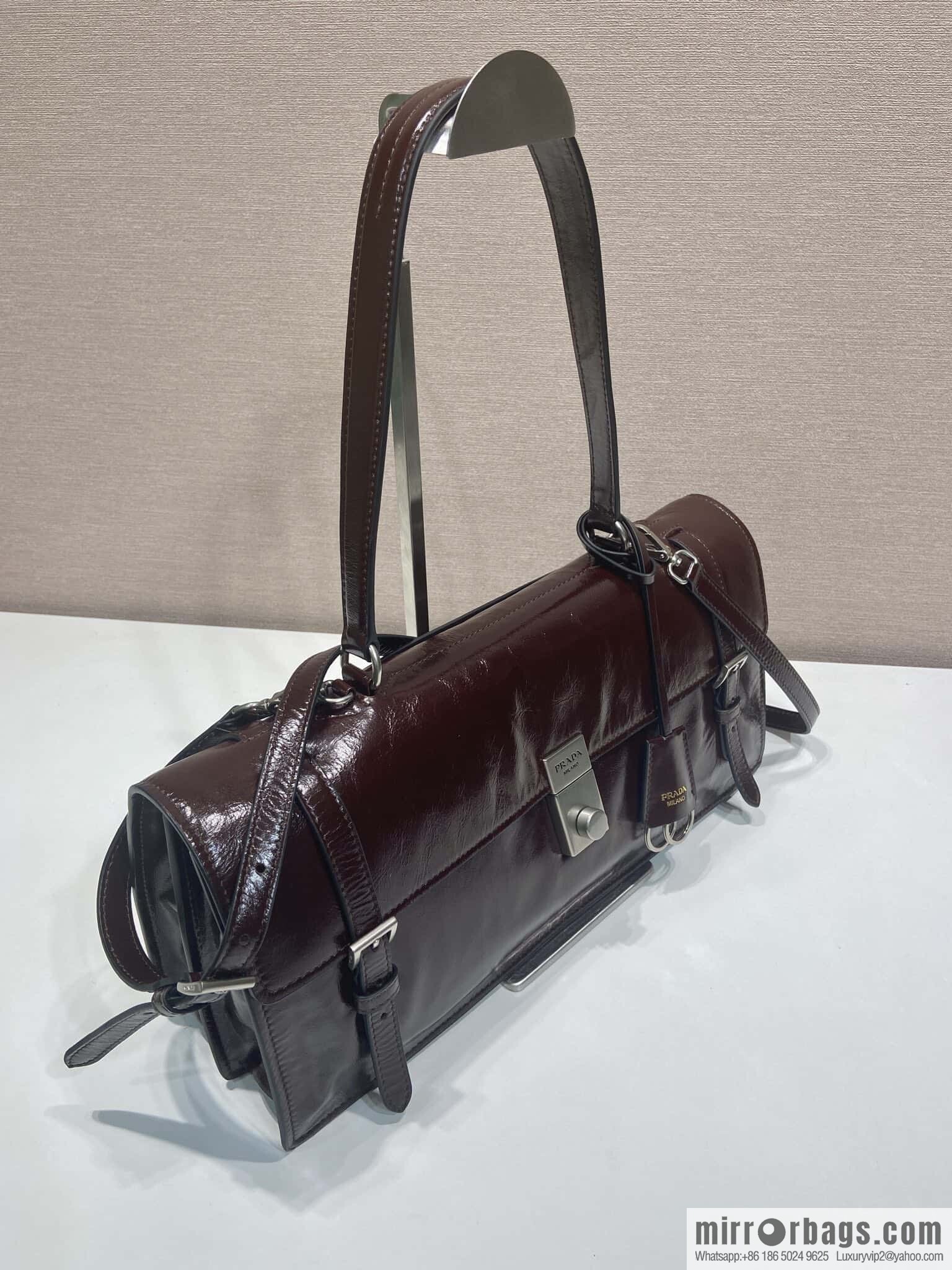 PRADA 🎉 new pen holder bag 🎉 1BN024 large 🎉🎉 burgundy