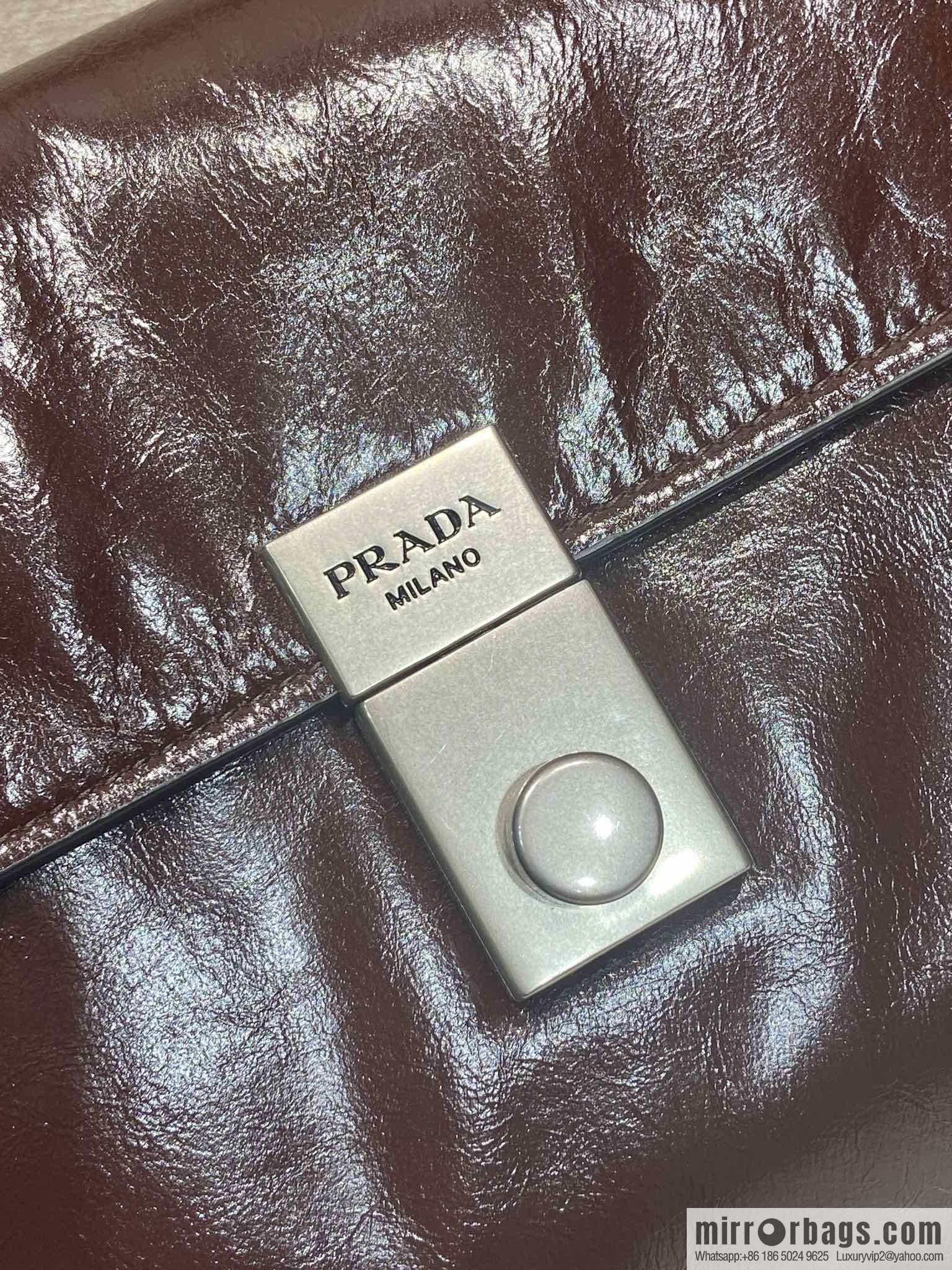 PRADA 🎉 new pen holder bag 🎉 1BN024 large 🎉🎉 burgundy